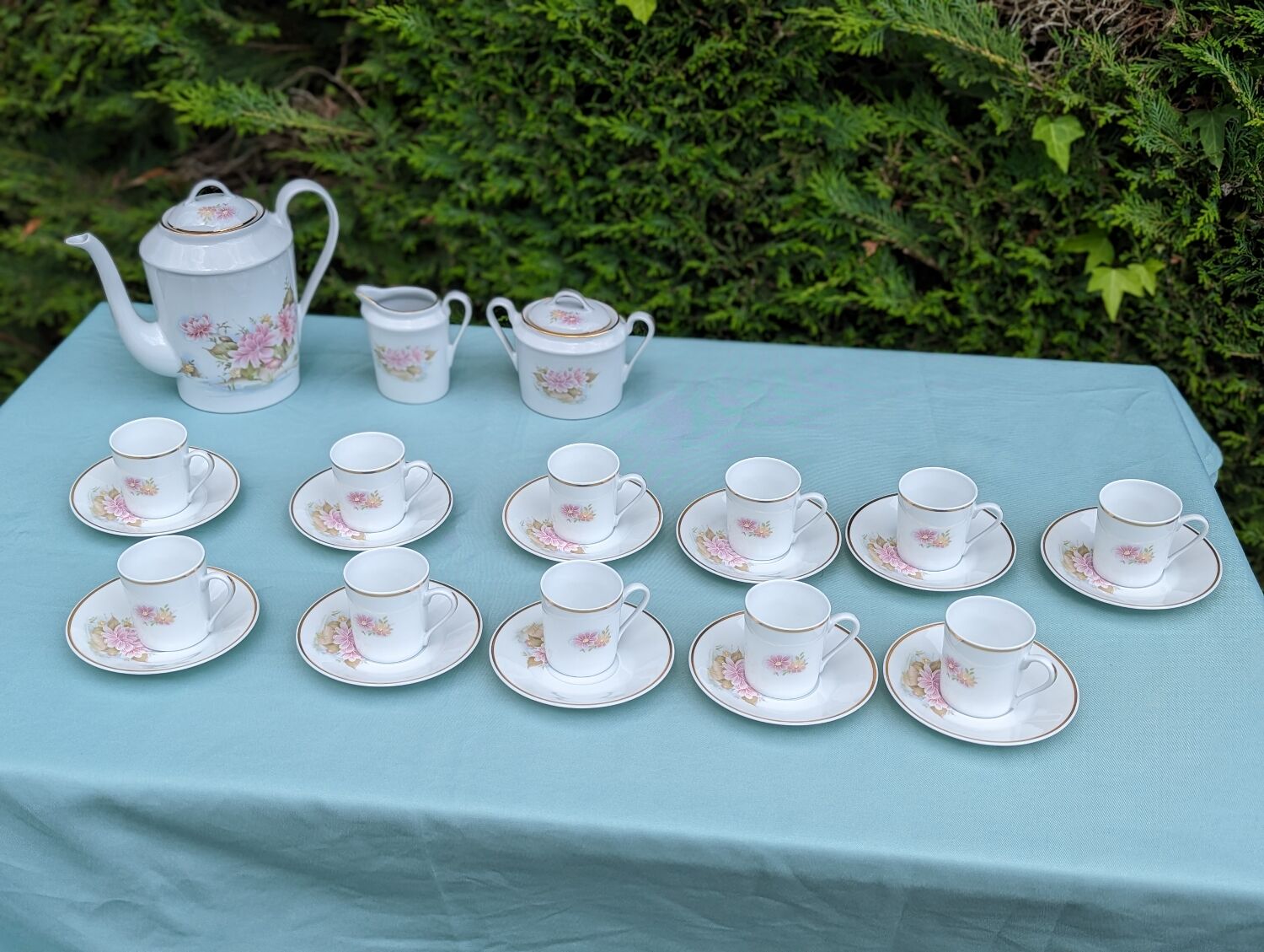 Service à café en porcelaine de Limoges