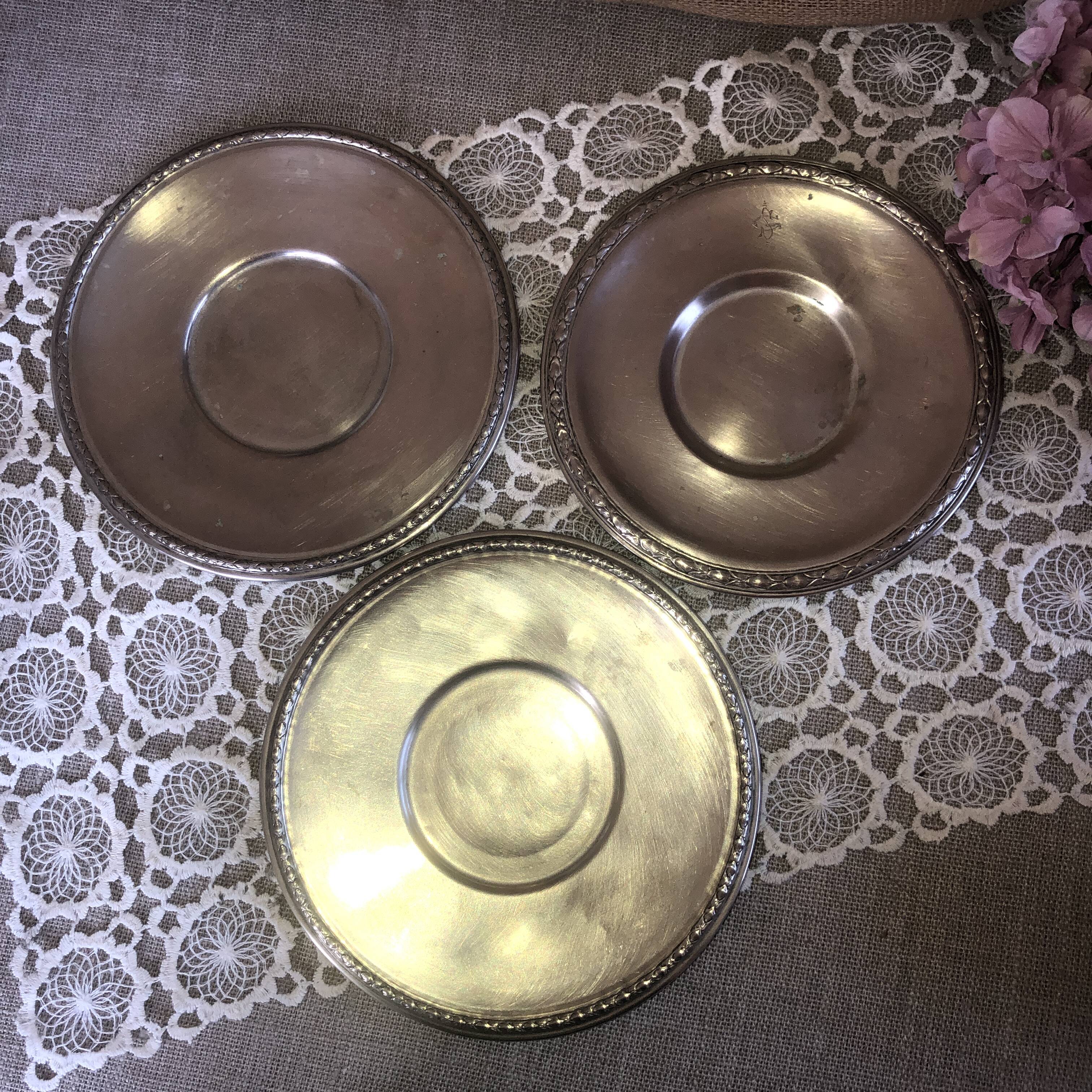 Set of 3 old "silverware" cups