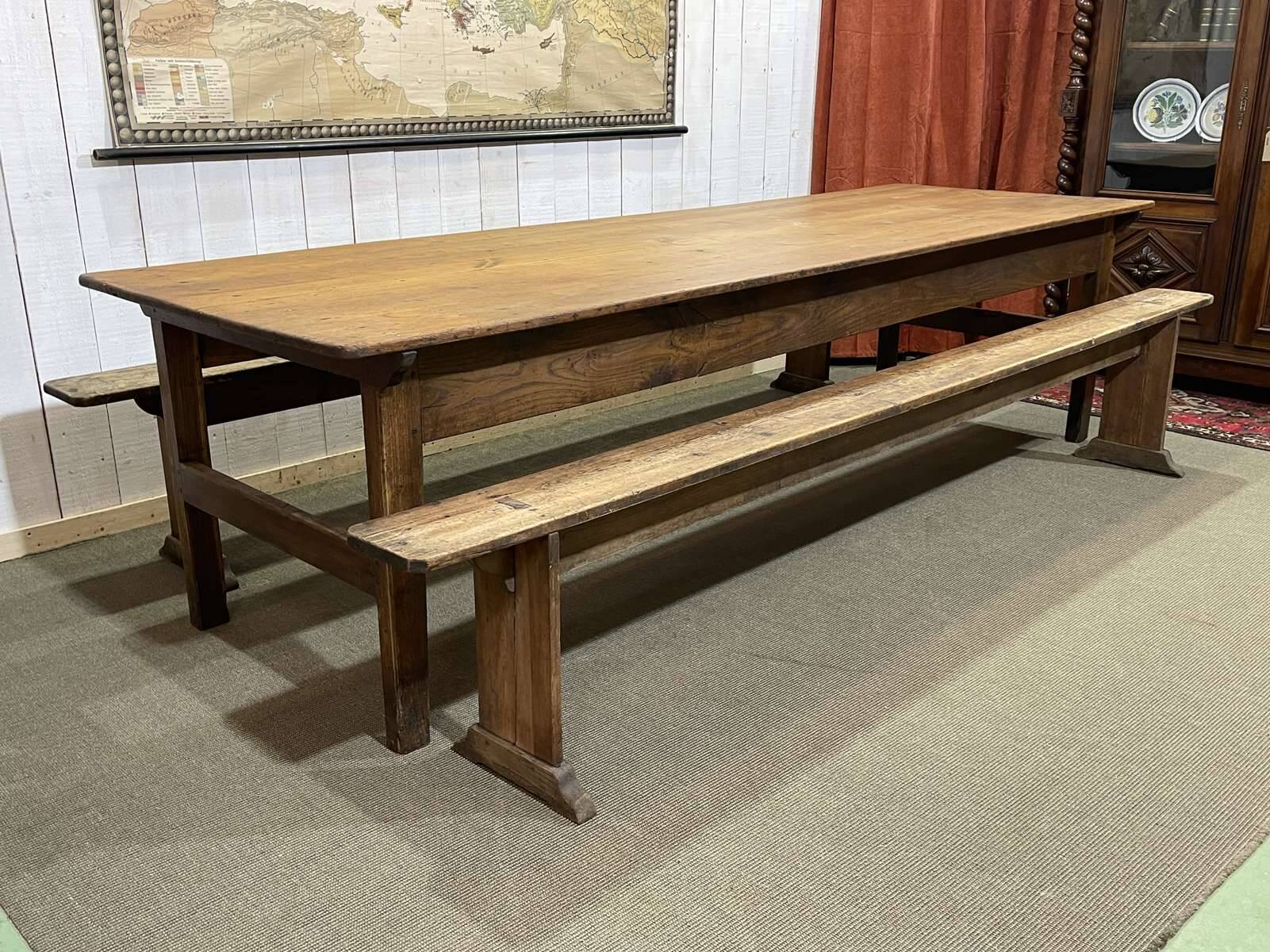 Early 20th century farmhouse table in fir and chestnut with benches