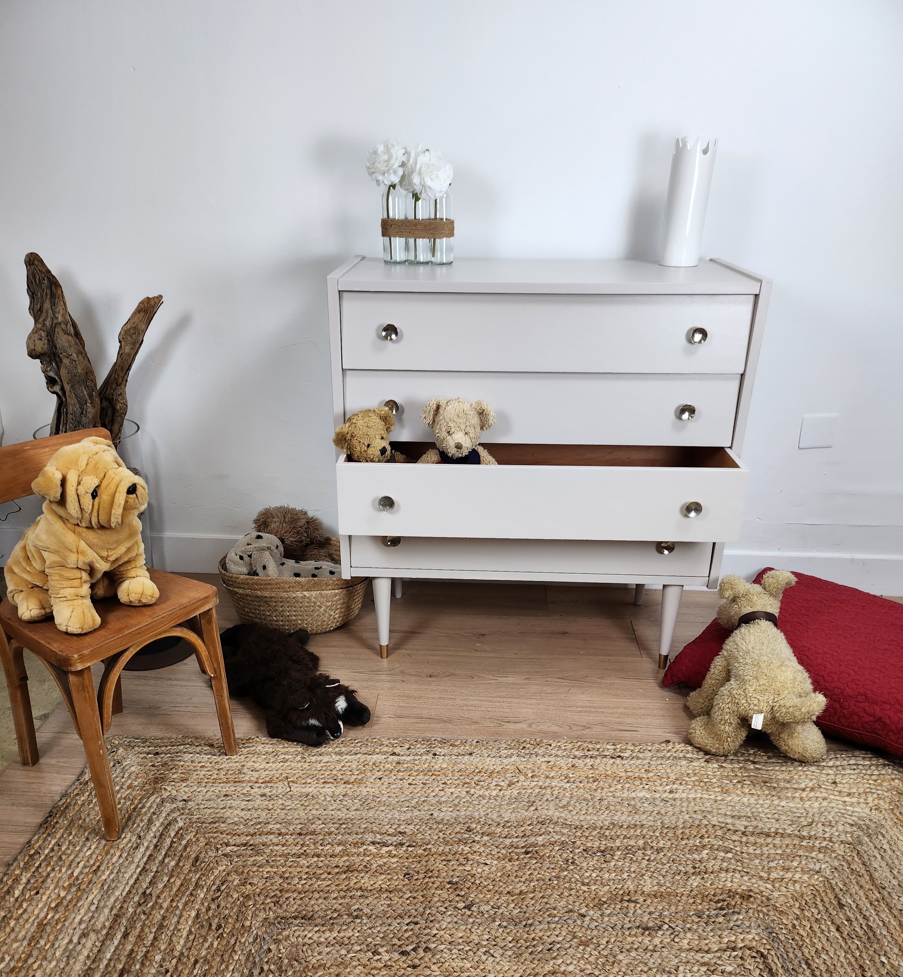 Vintage chest of drawers year 60