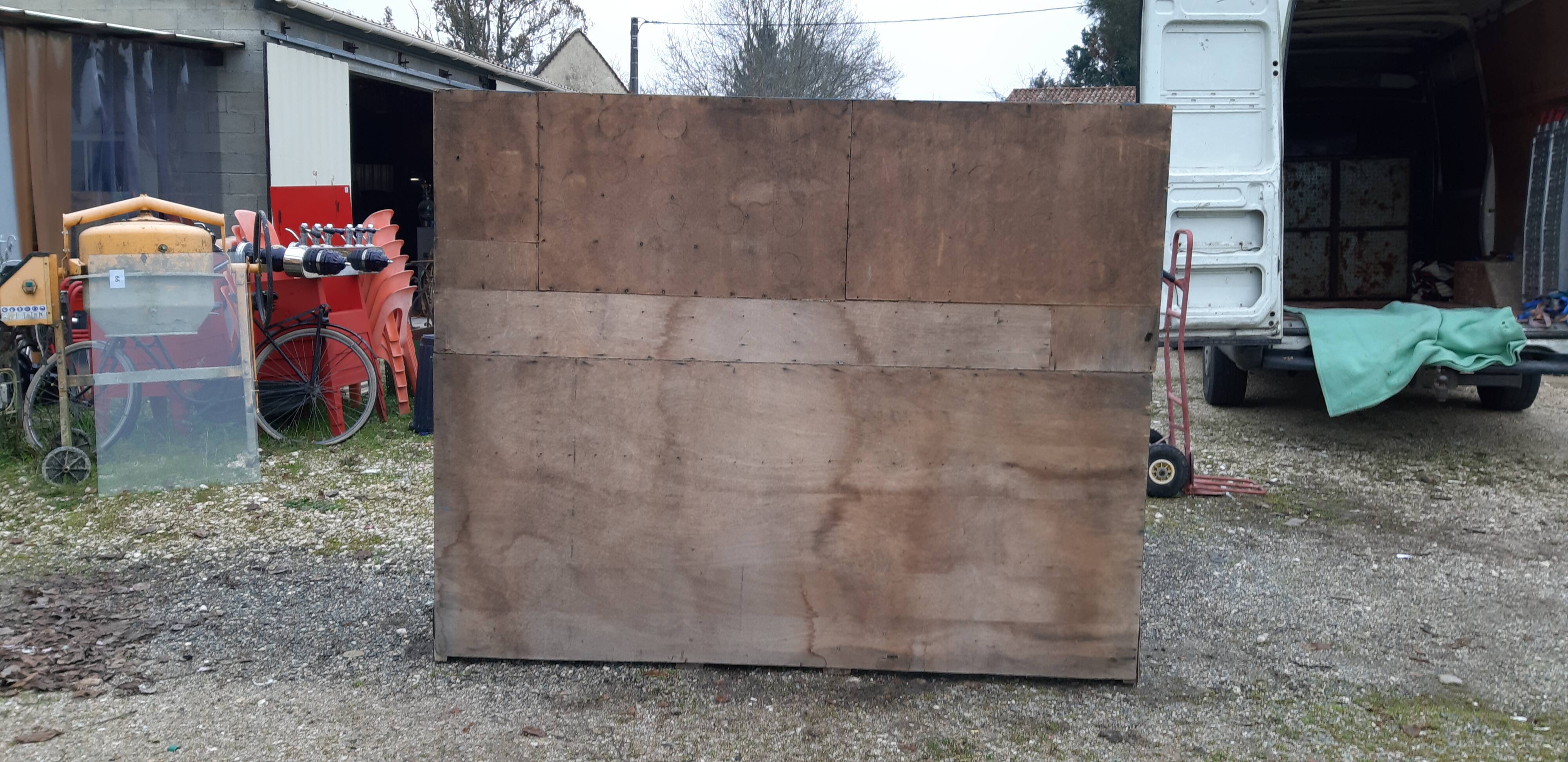 Furniture of trade wood of hardware