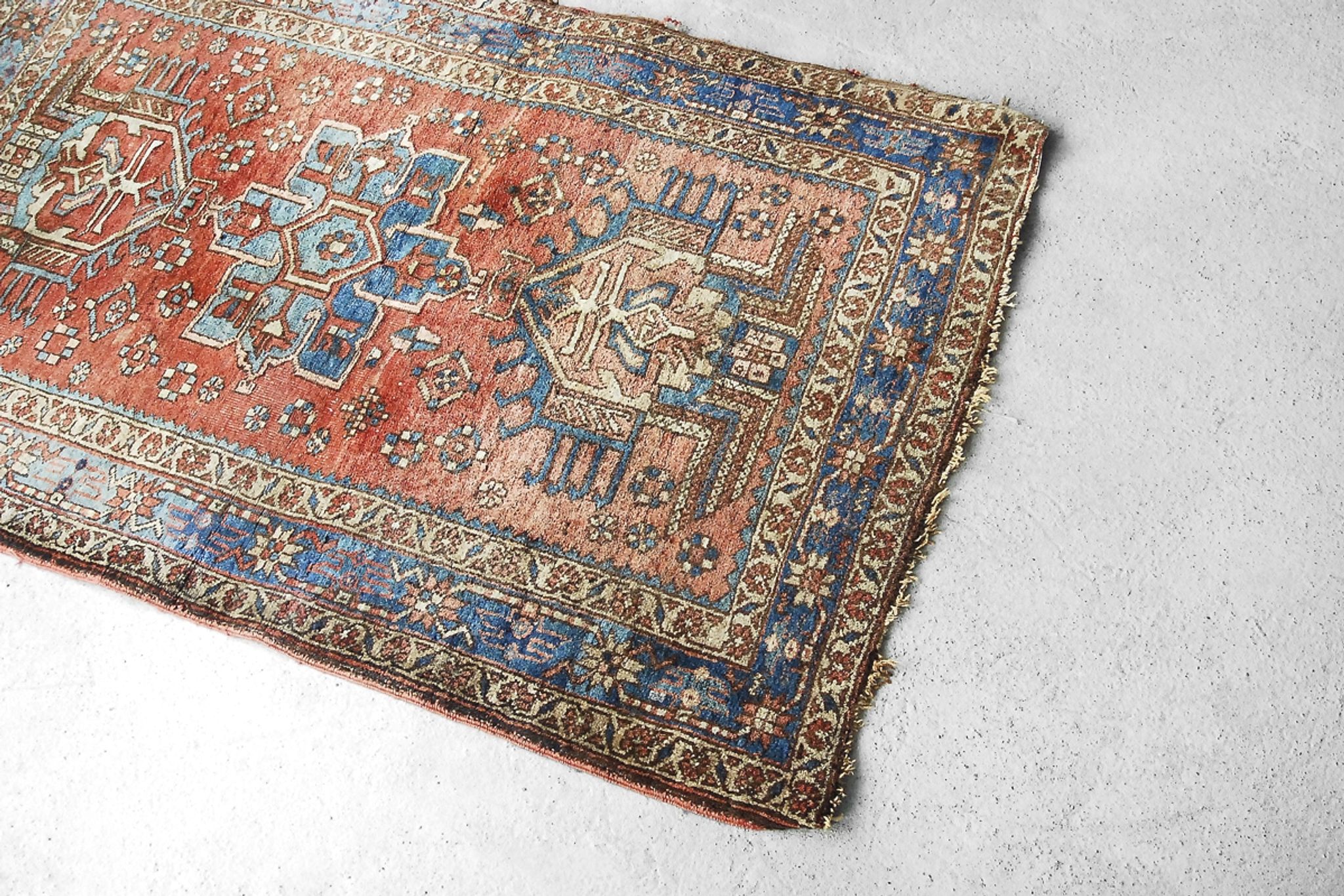 Antique Hand-woven Persian Heriz Carpet, 1920 s - 140x97cm