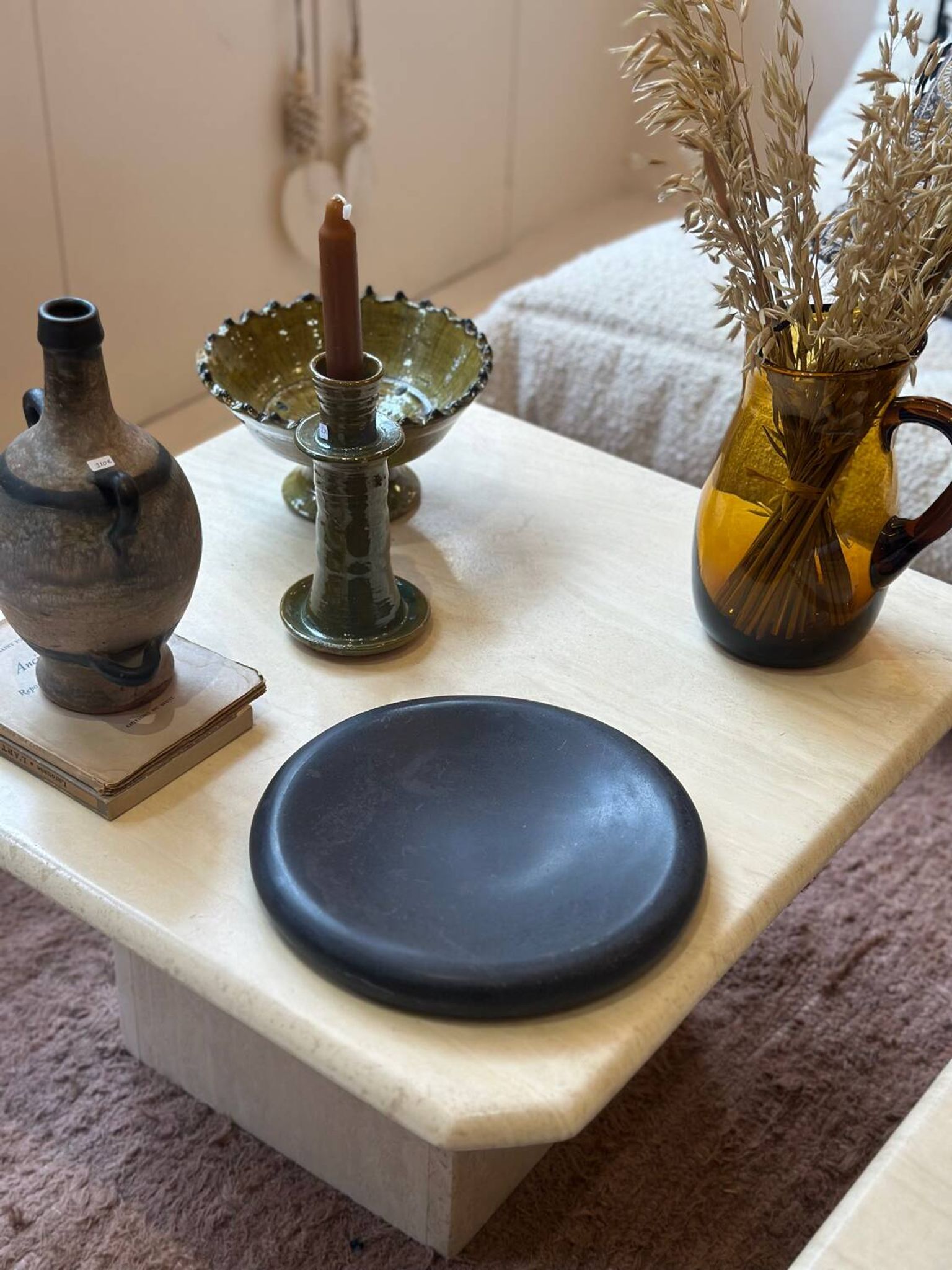 Plateau plat assiette donut en marbre noir poli  sculptural vintage vide po