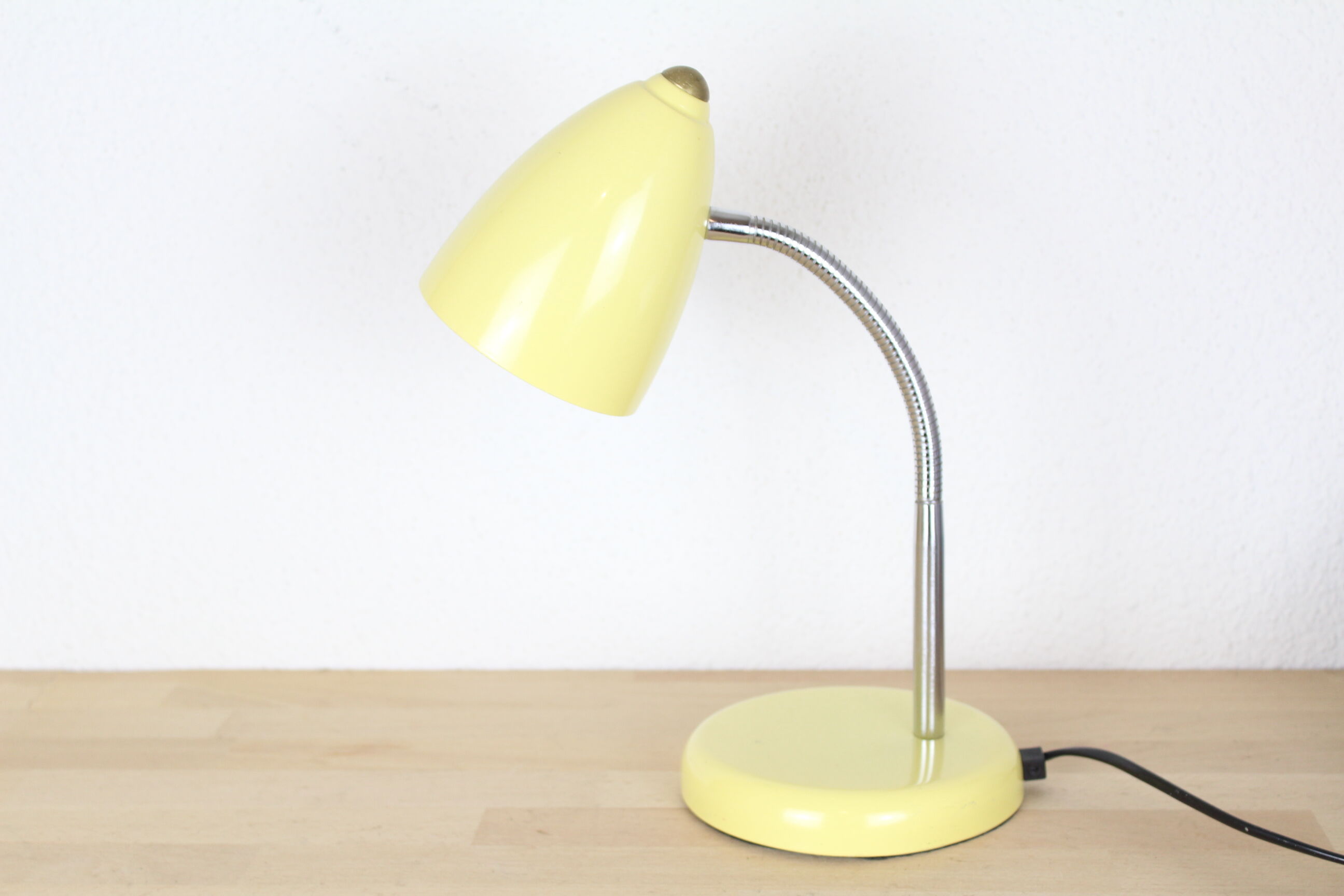 Yellow desk pressure lamp