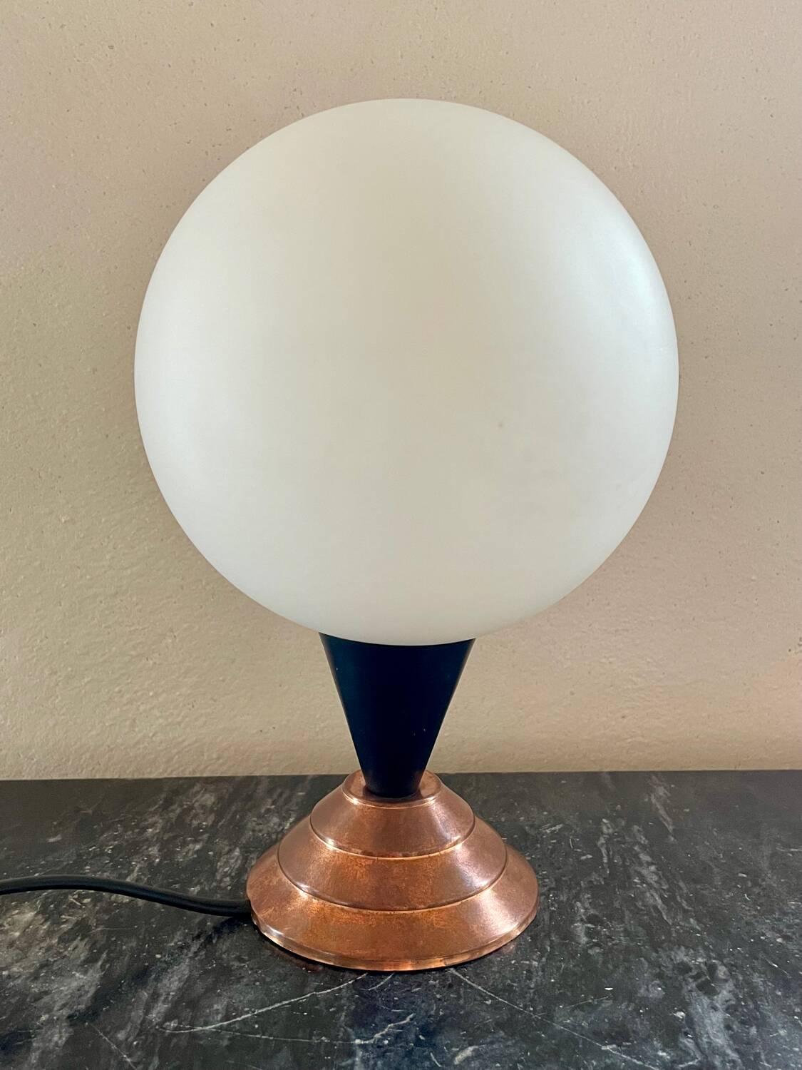 Lampe à poser cuivre opaline vintage