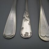 Set of 6 mismatched old silver metal forks for a chic table