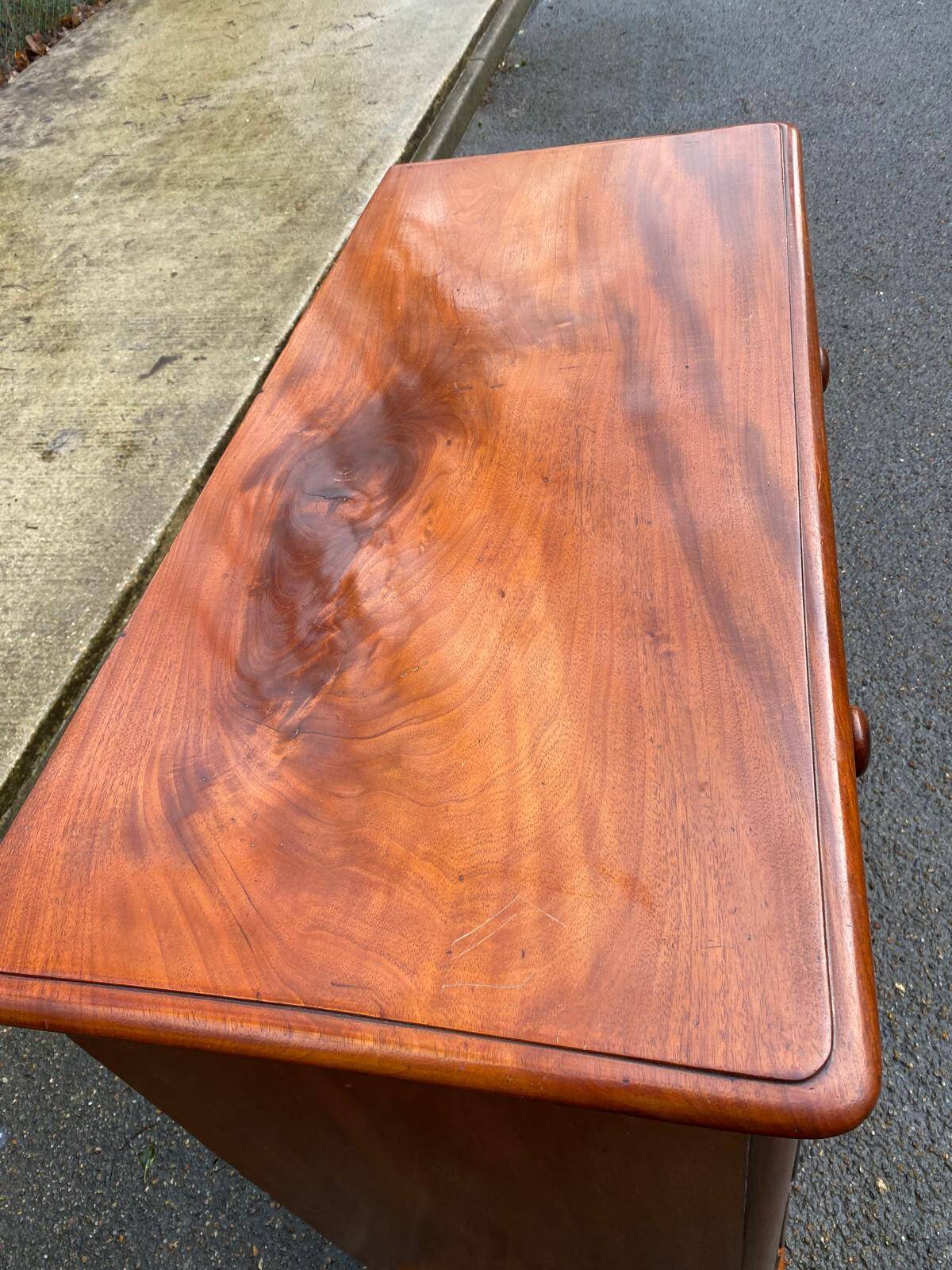 Victorian English commode in solid wood