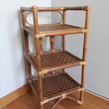 Light rattan shelf with canning