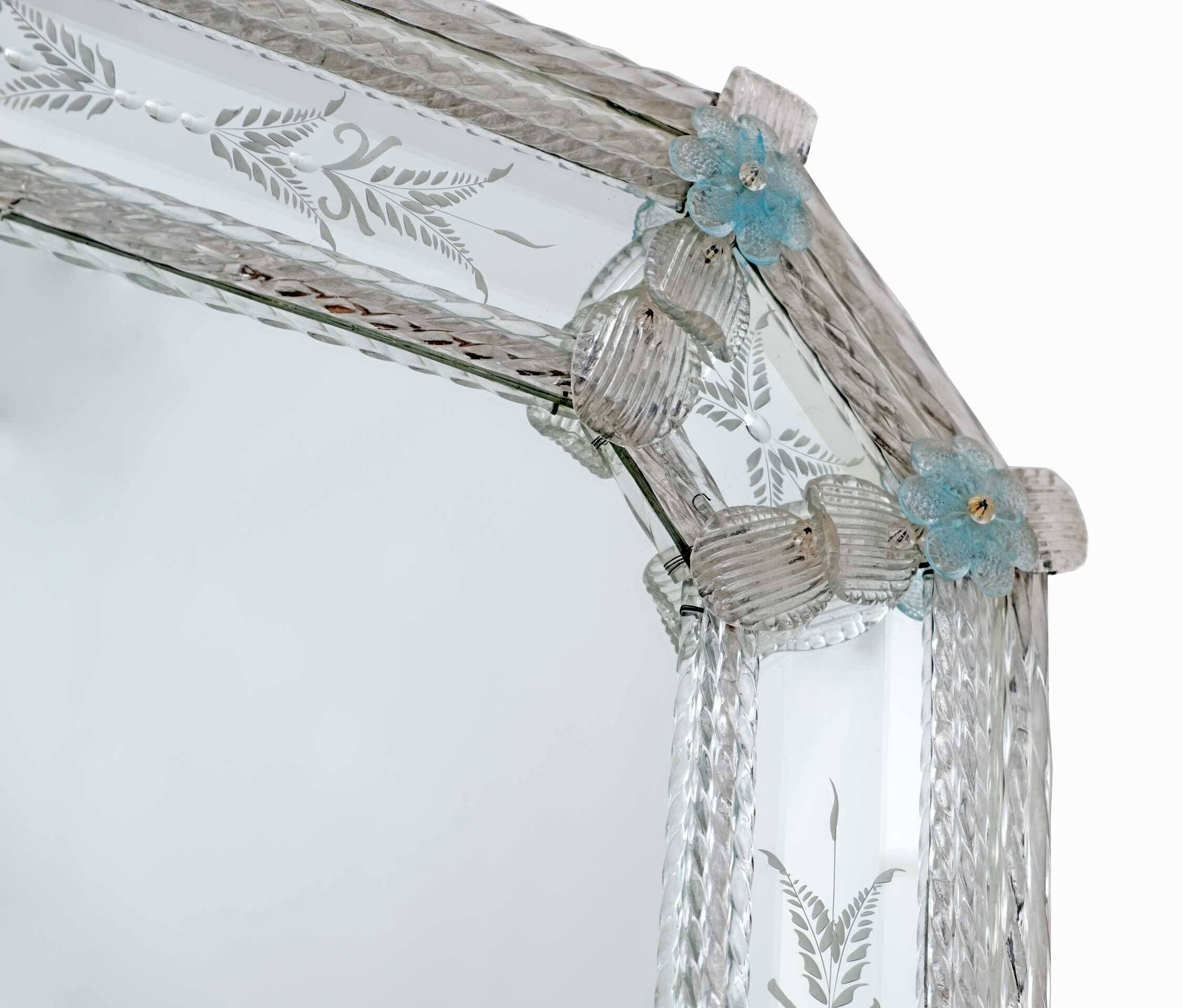 Miroir octogonal en verre de Murano vénitien du XXe siècle, décoré de fleurs