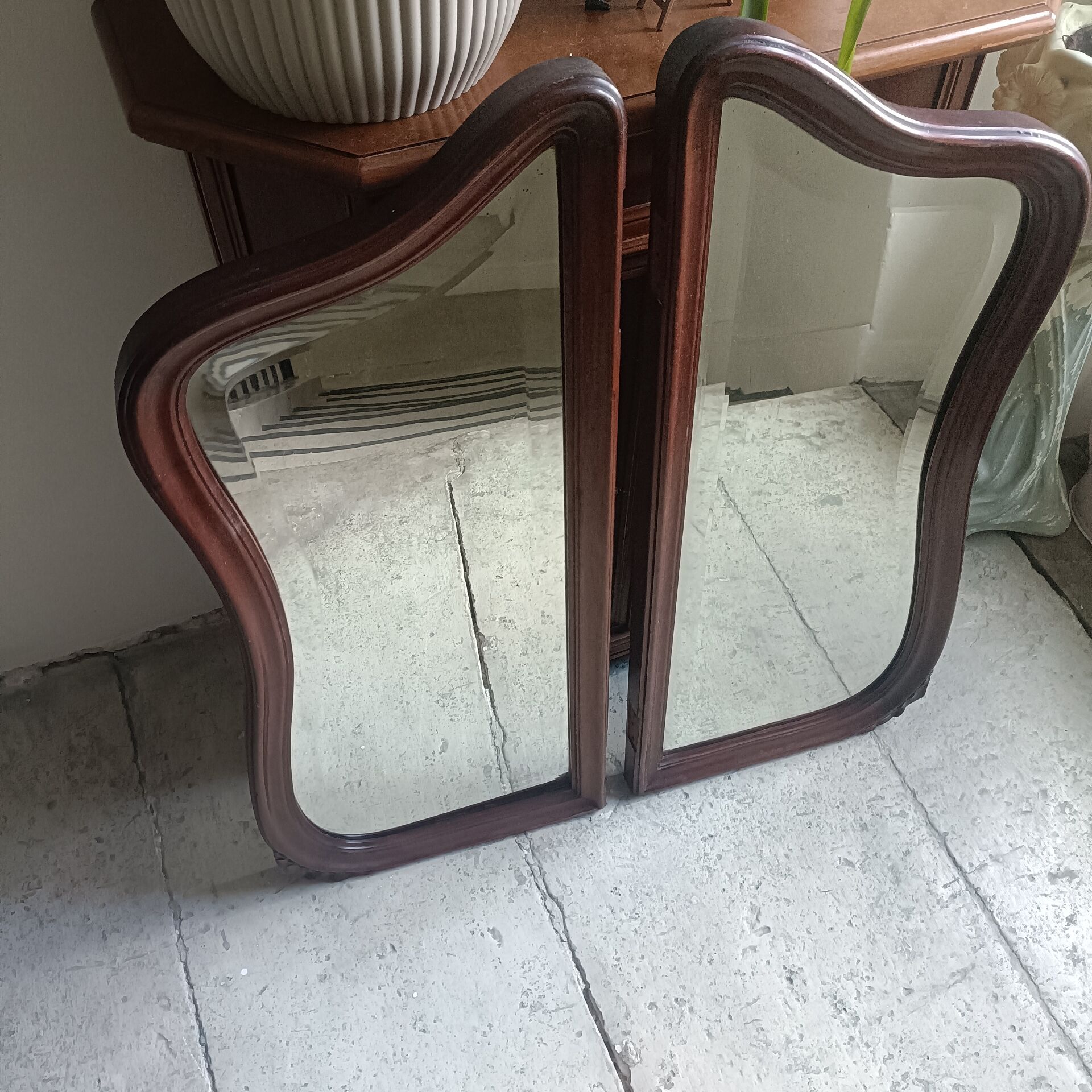 Bevelled mirror diptyque