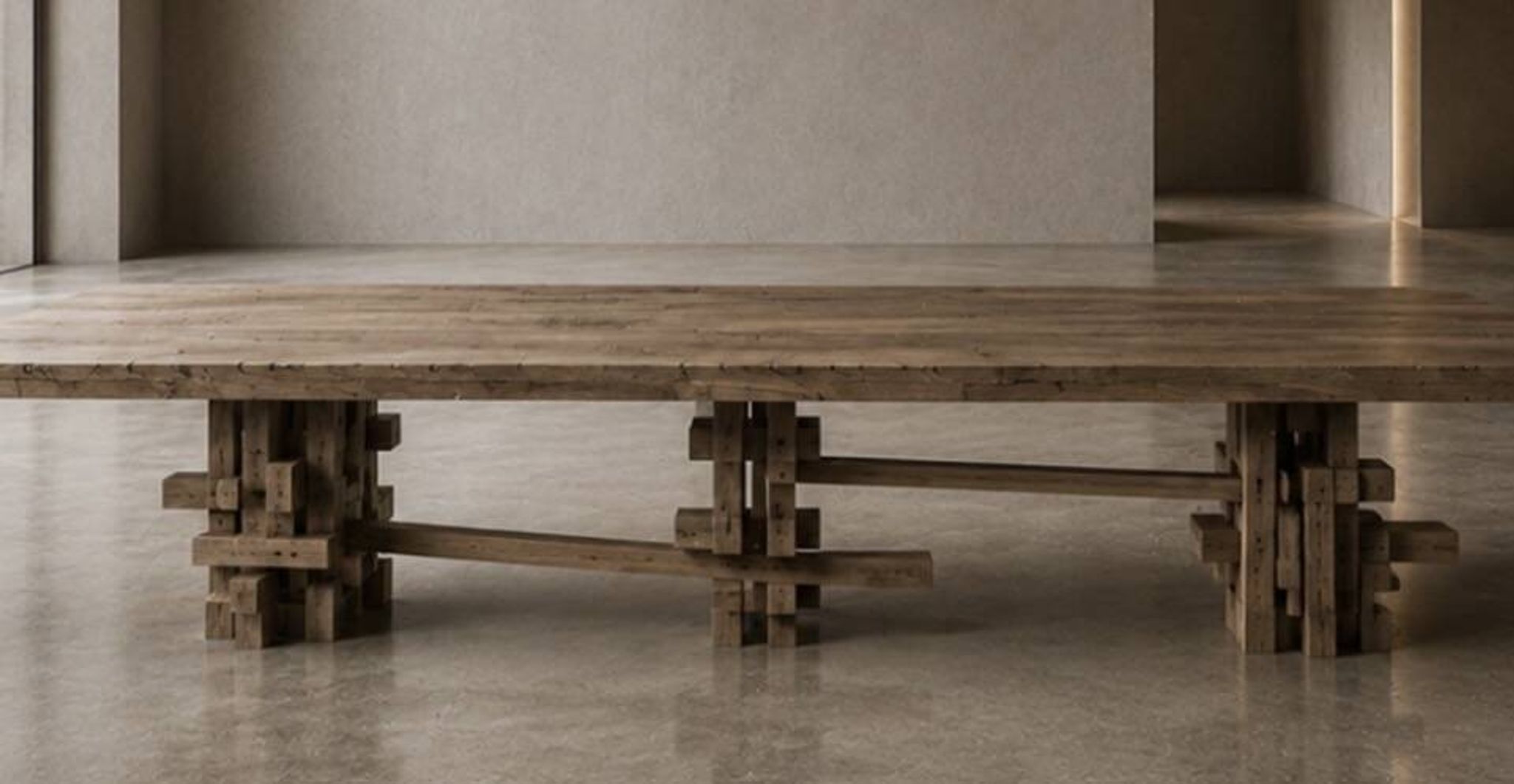 Table rectangulaire sculptée