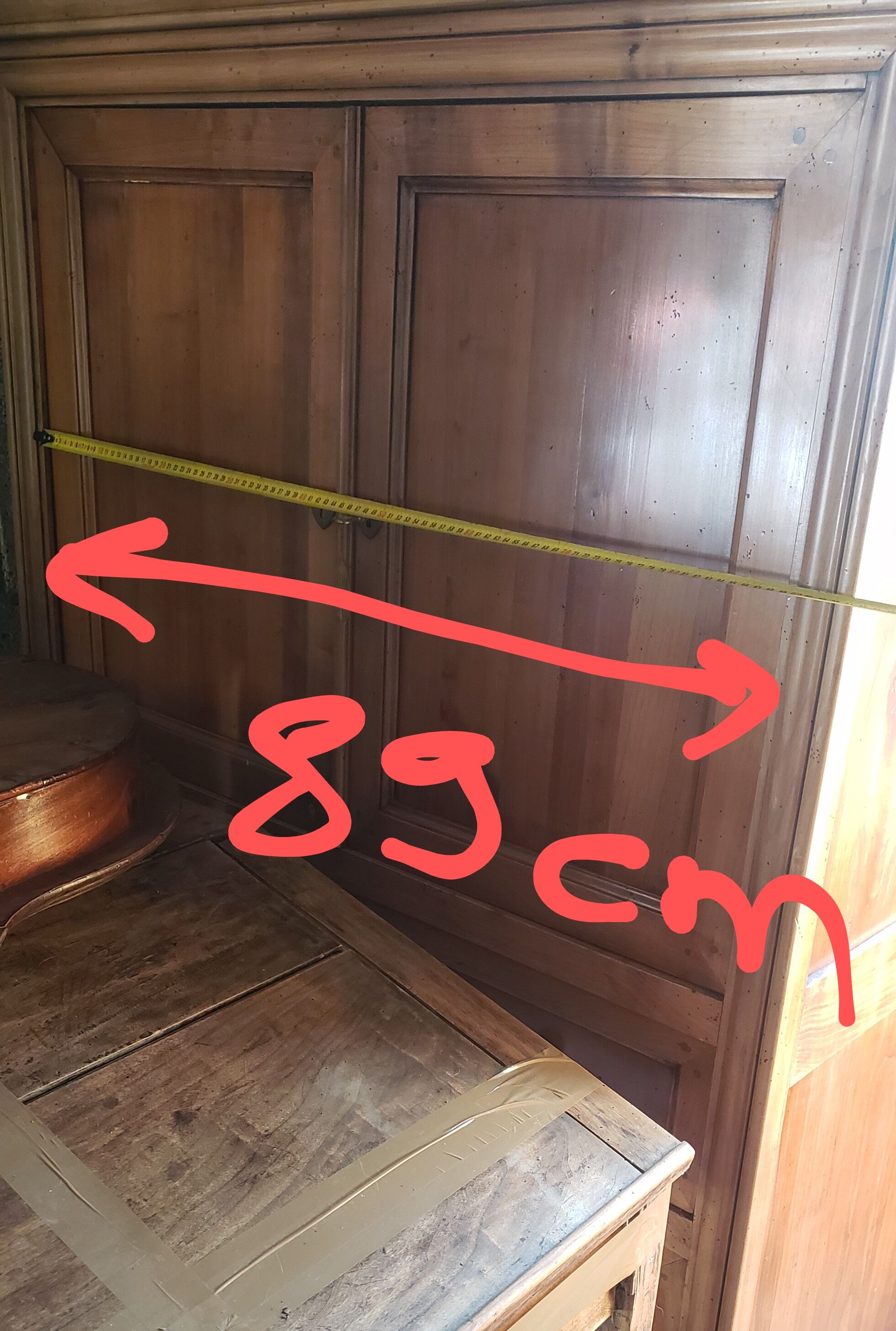 Meuble télévision fermé