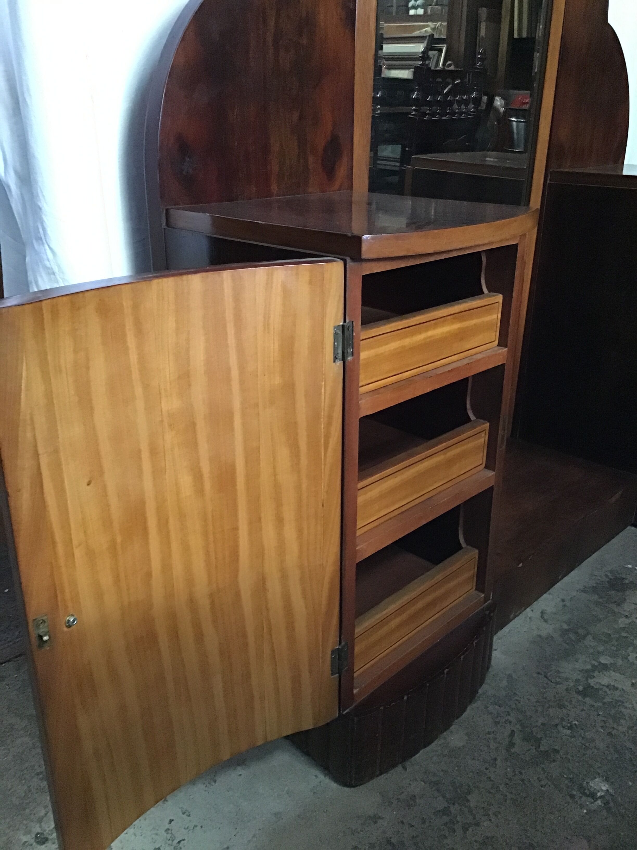 Art Deco psyche hairdresser