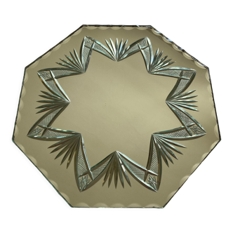 Chiseled and bevelled support mirror to be placed 26.7 x 26.7