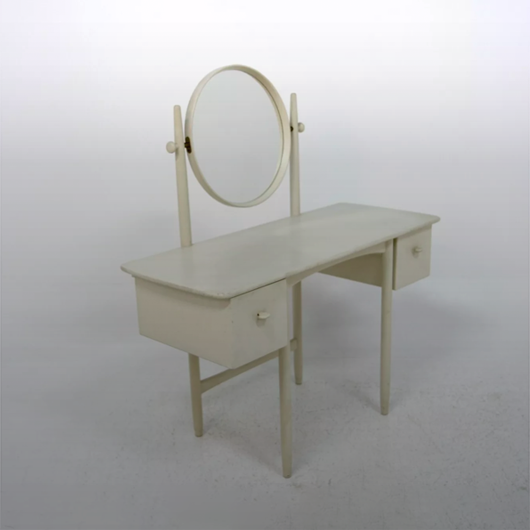 DRESSING TABLES FOR LESS THAN 250€