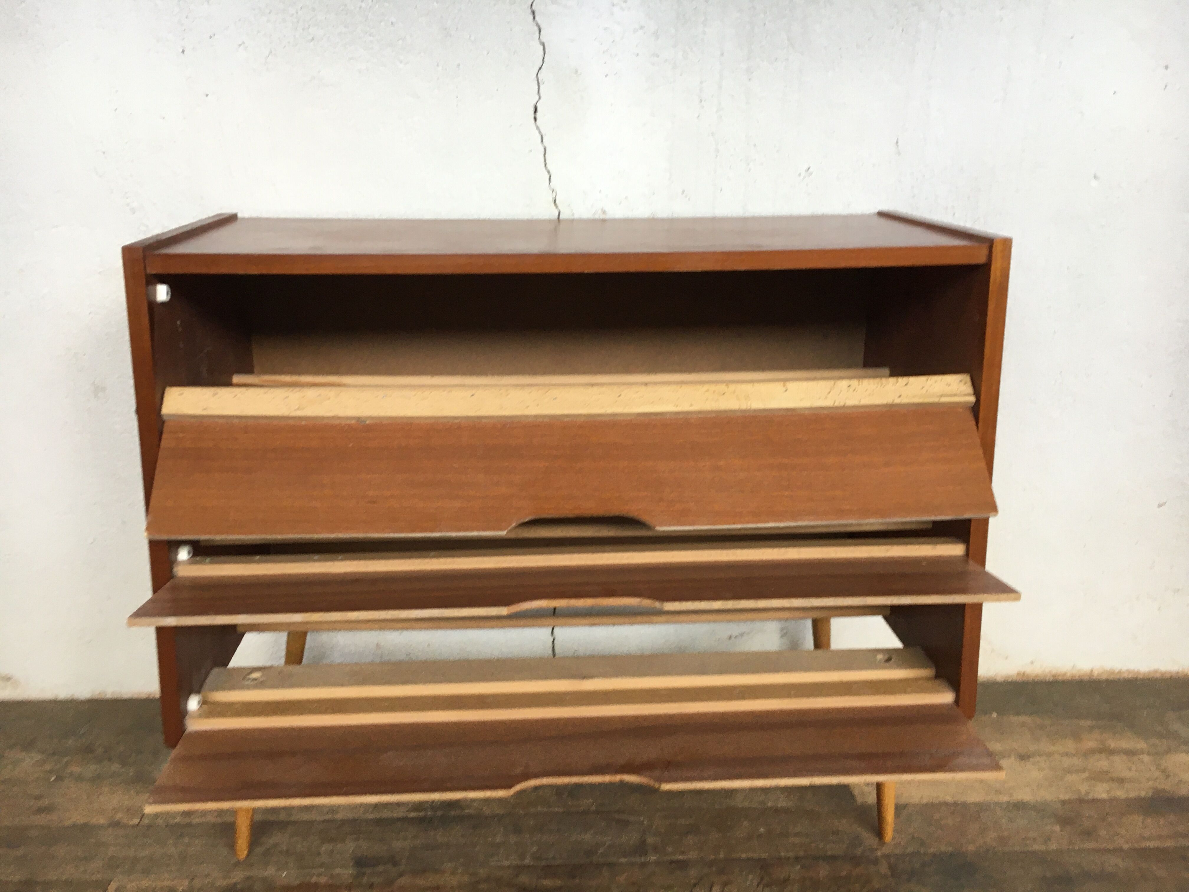 Bi-color shoe cabinet of the 50s with compass feet