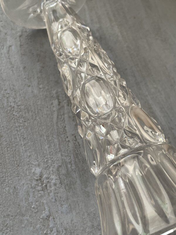 Chiseled glass flutes