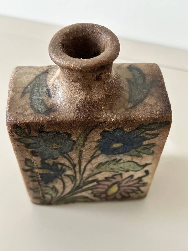 Flacon ancien en céramique perse d’époque Kadjar, XVIIIe