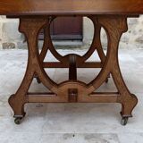 Dining room table by Maison Krieger, Art Nouveau, circa 1900, in solid oak