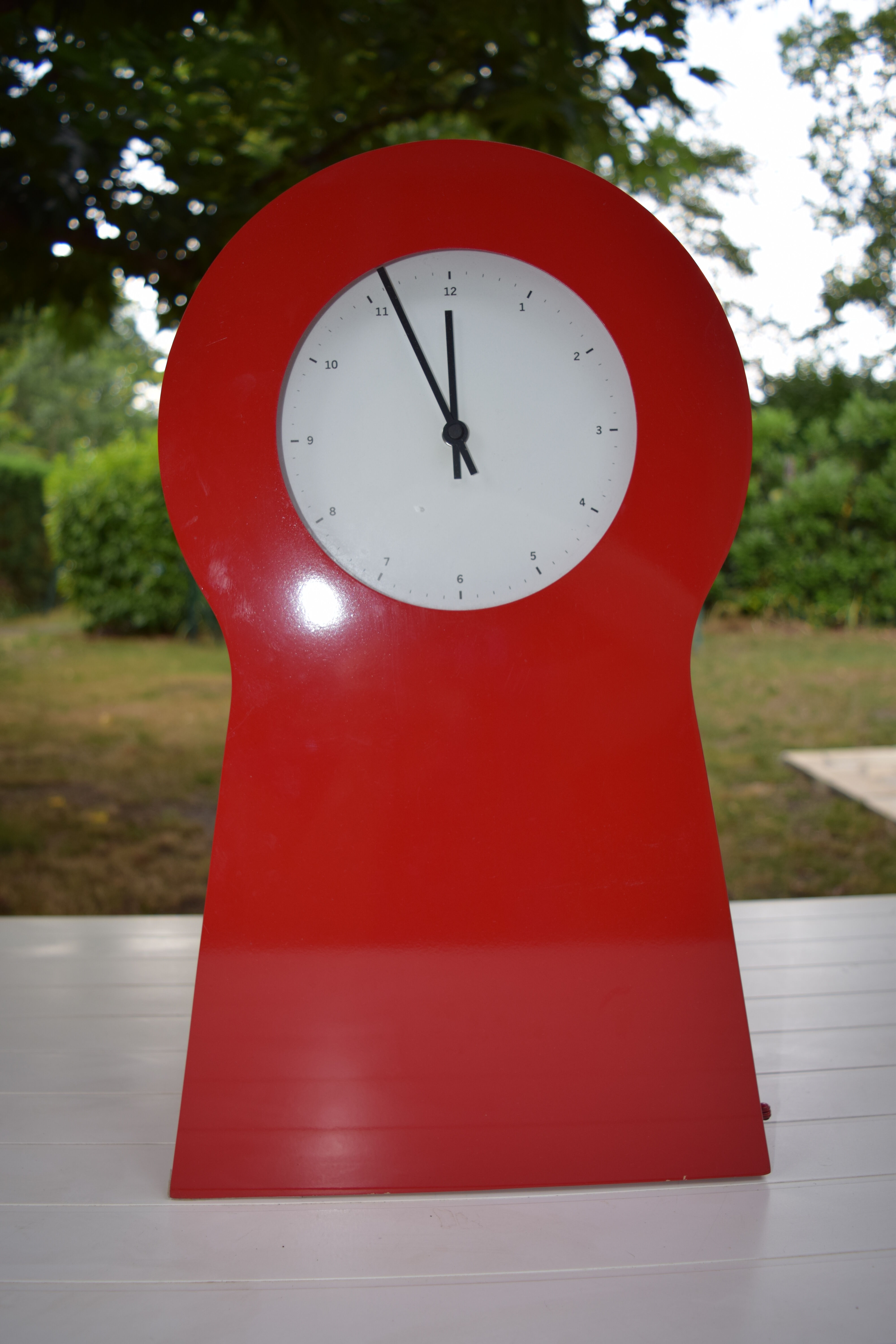 Ikea PS 1995 red clock