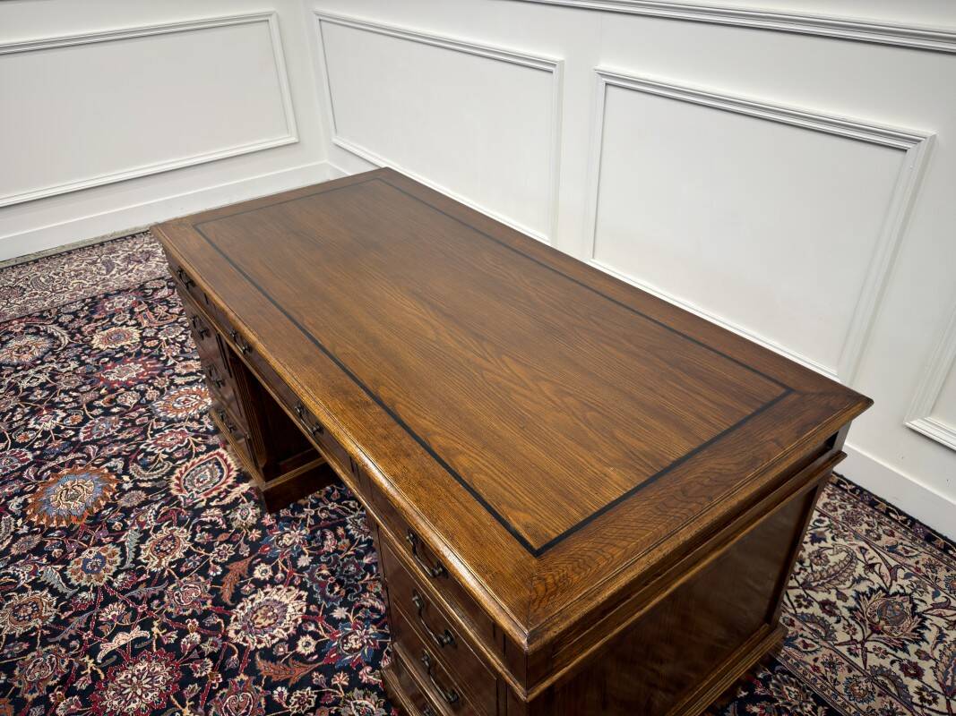 Bureau classique anglais Eichholtz