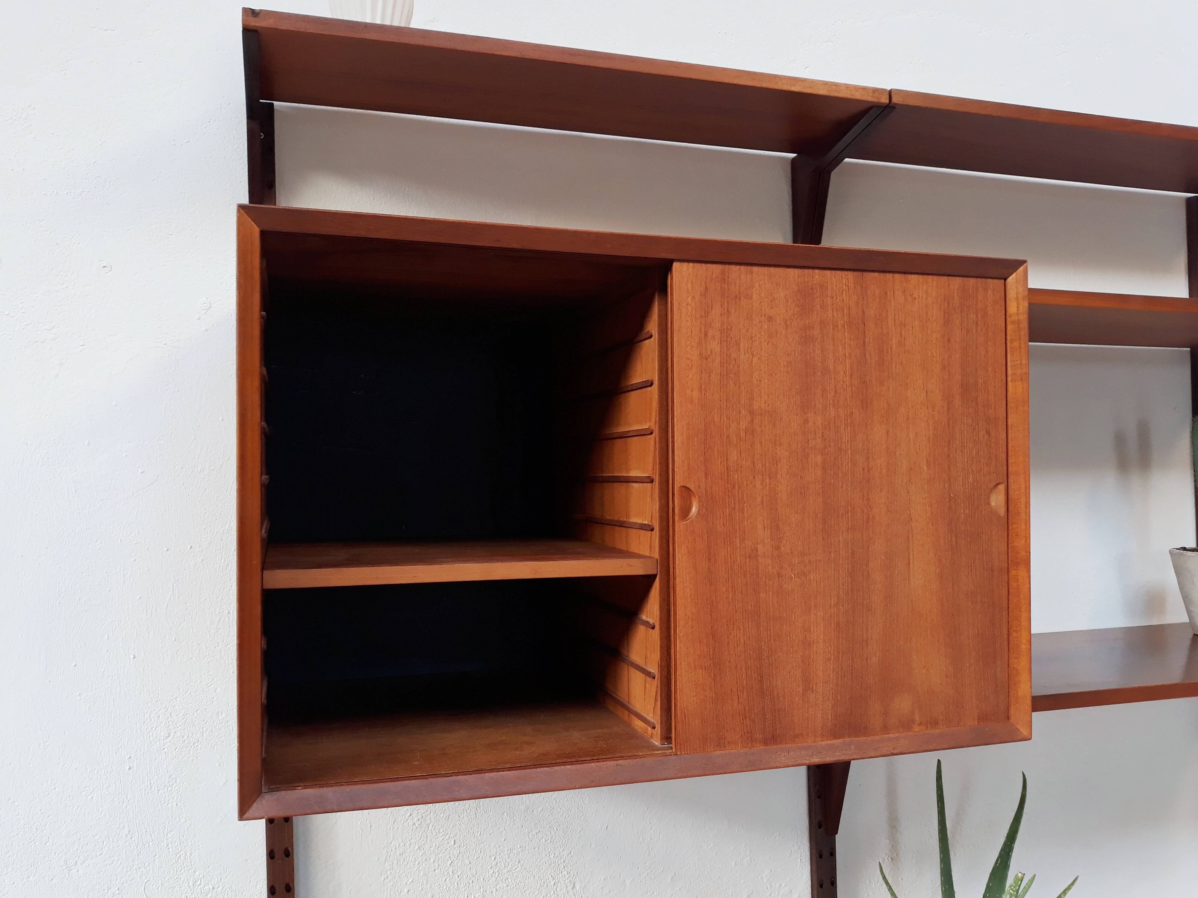 Étagère modulable scandinave en teck royal system par Poul Cadovius