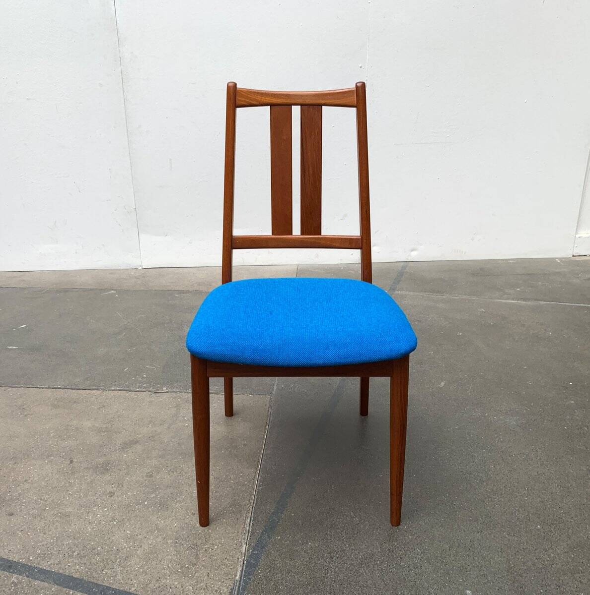 Set of Danish teak chairs from the mid-century with new Kvadrat Hallingdal cushions, 1960s.