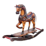 Cheval à bascule en bois