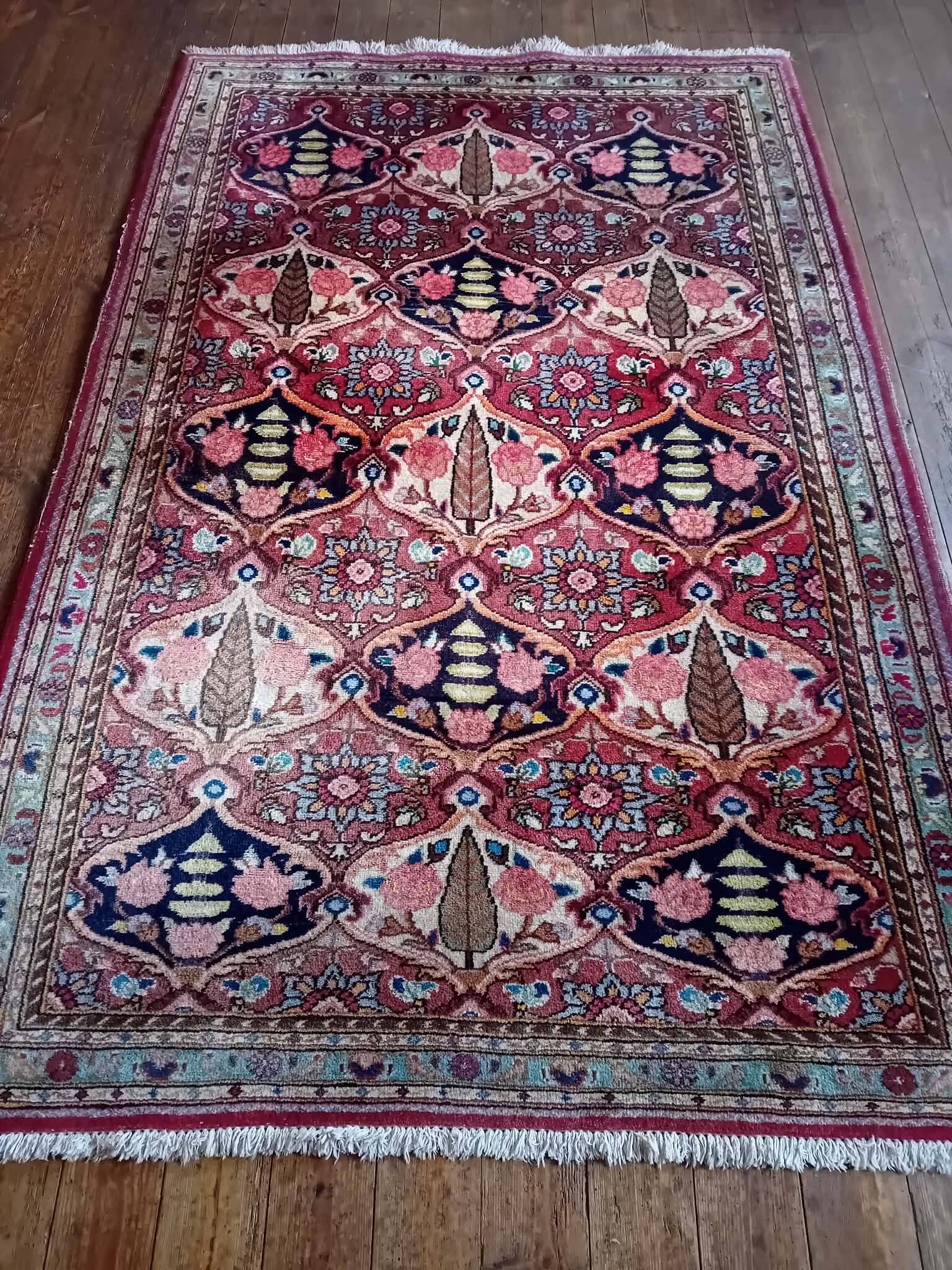Handmade Bachtiar Persian rug 207x132cm