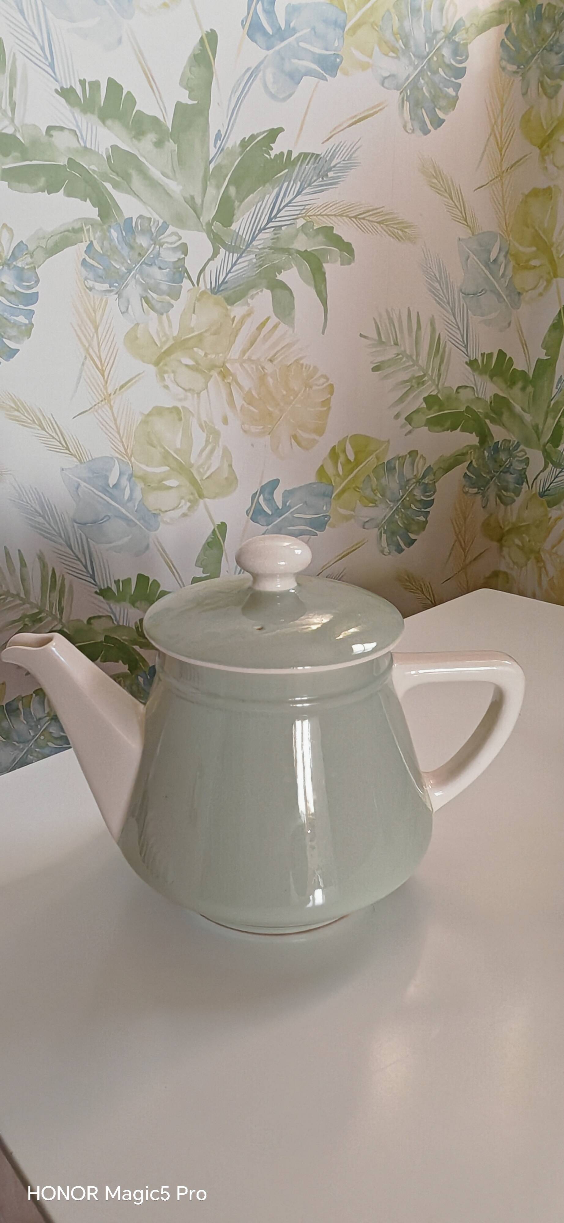Villeroy and Boch teapot