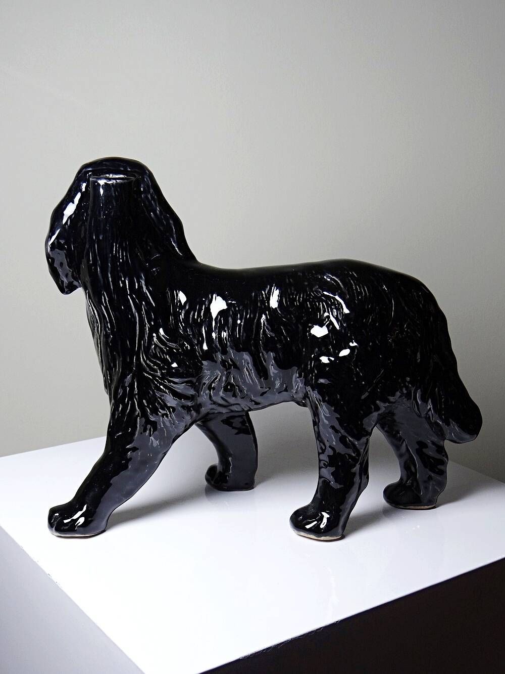 Vintage rum carafe Newfoundland Screech, Newfoundland dog in majolica.