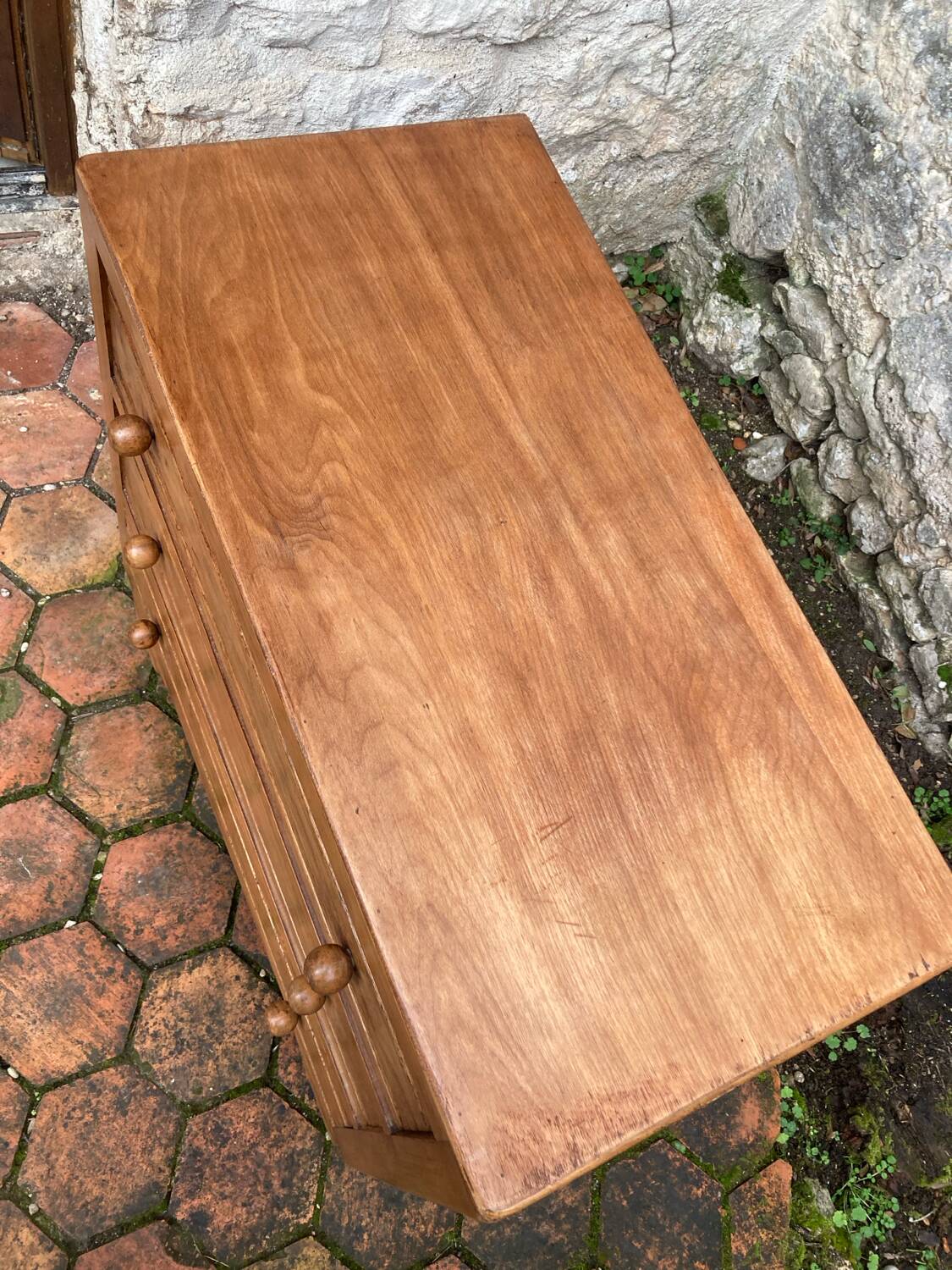 Antique chest of drawers