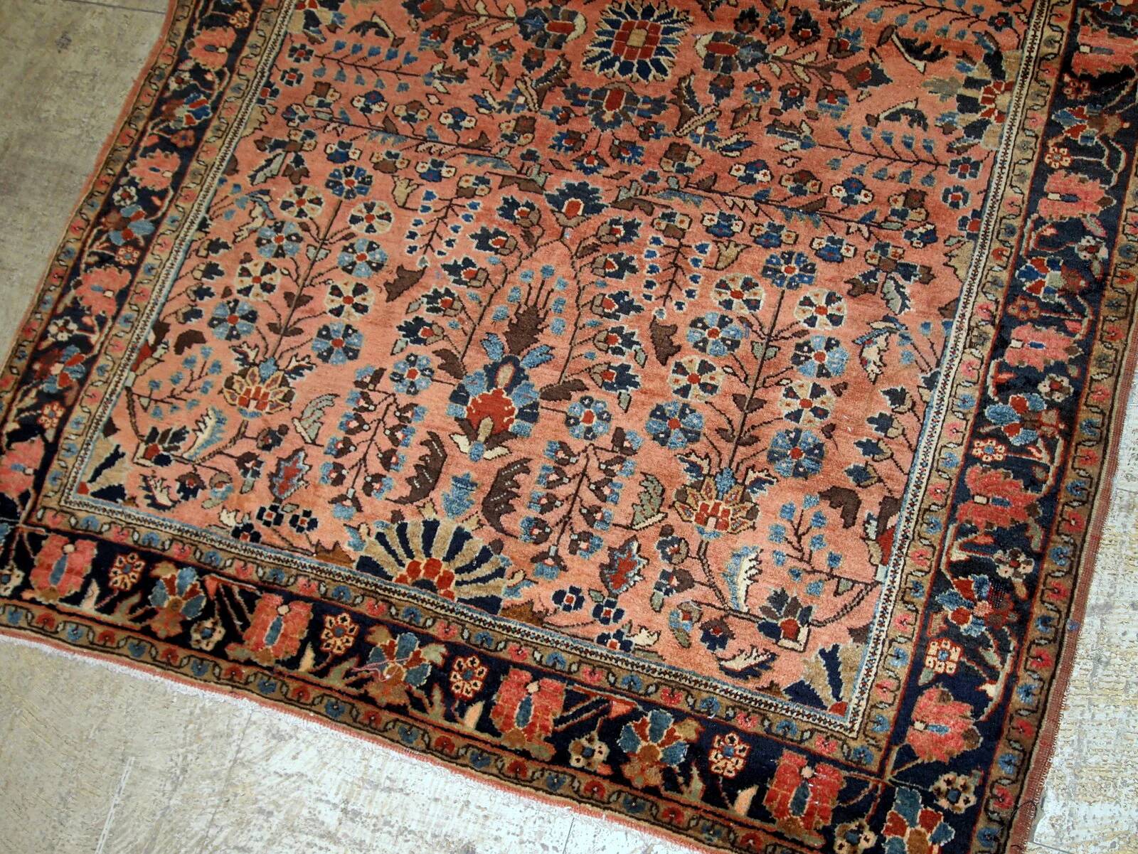 Handmade antique Persian Sarouk rug 3.1' x 5.2' (94cm x 158cm) 1920s