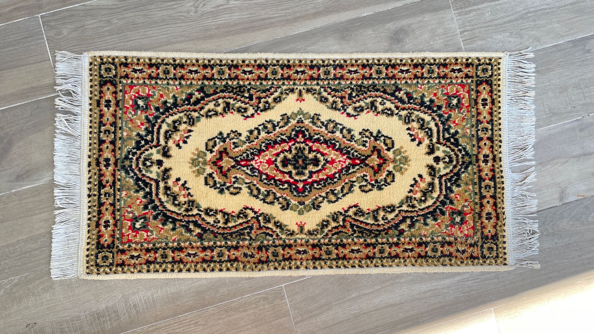 Beige mechanical carpet 80s