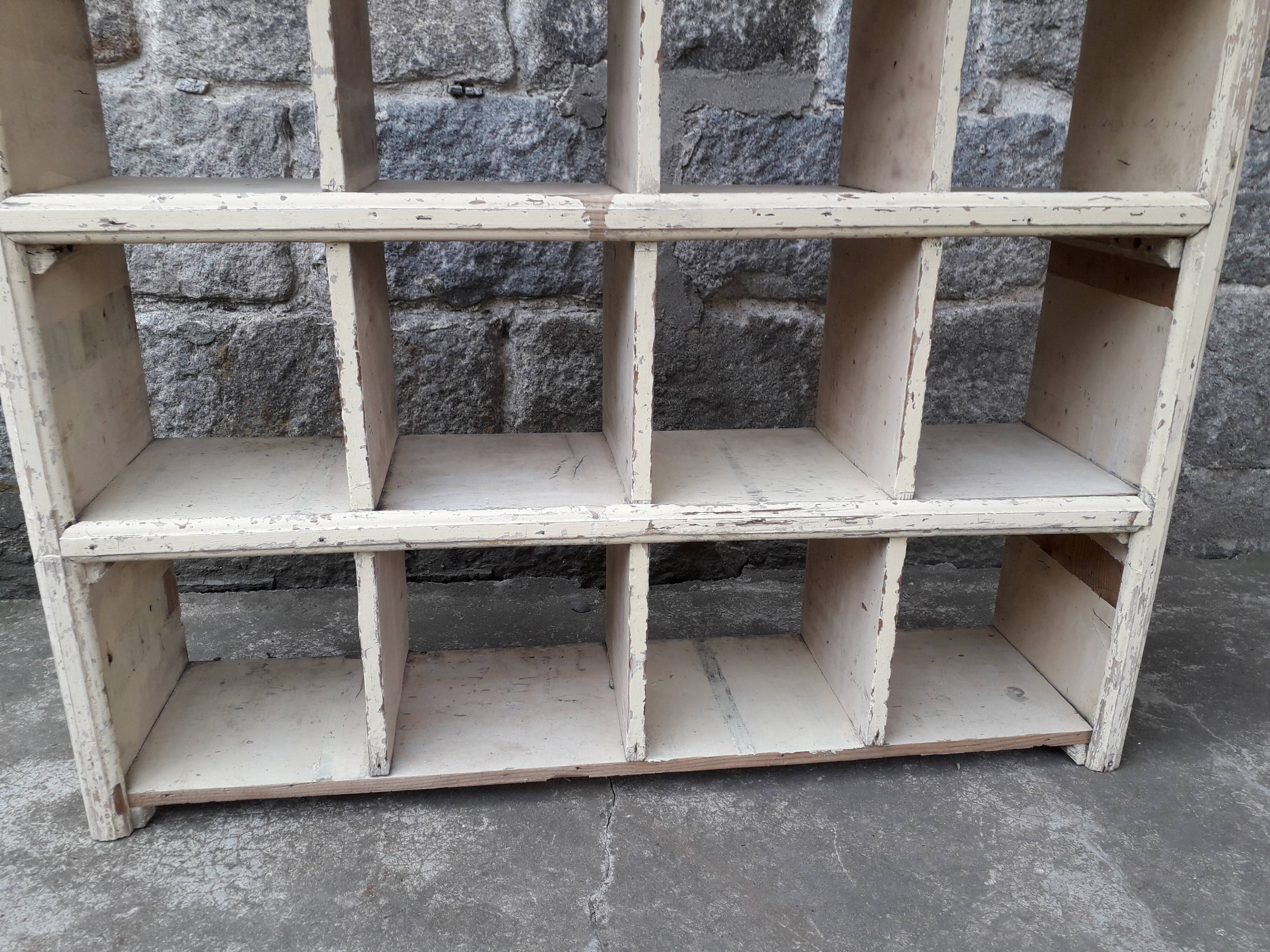 Rustic patinee shelf