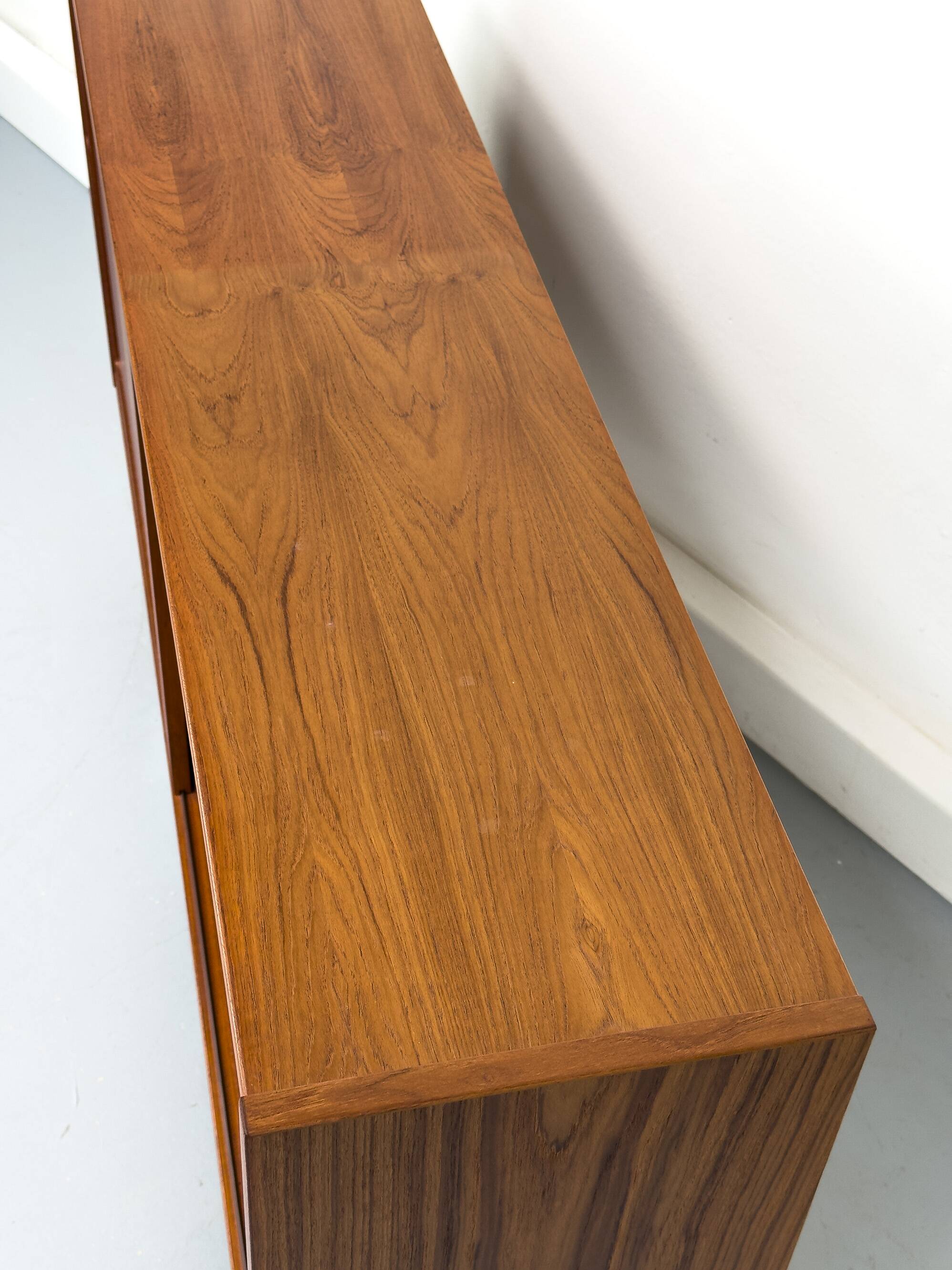 Buffet danois en teck par Carlo Jensen pour Hundevad & Co., années 1960