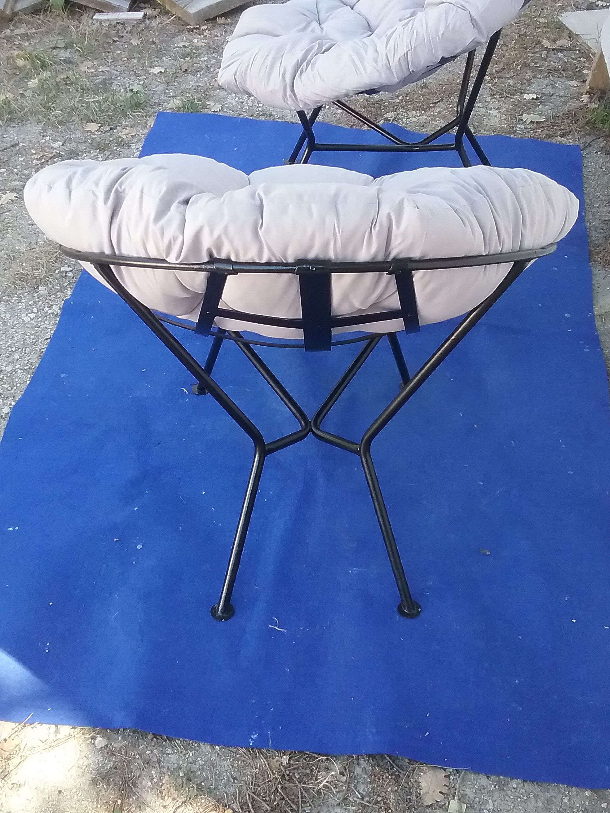 Paire de fauteuils vintage corbeille