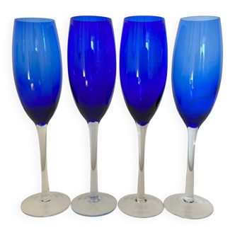 Set of 4 blue flutes