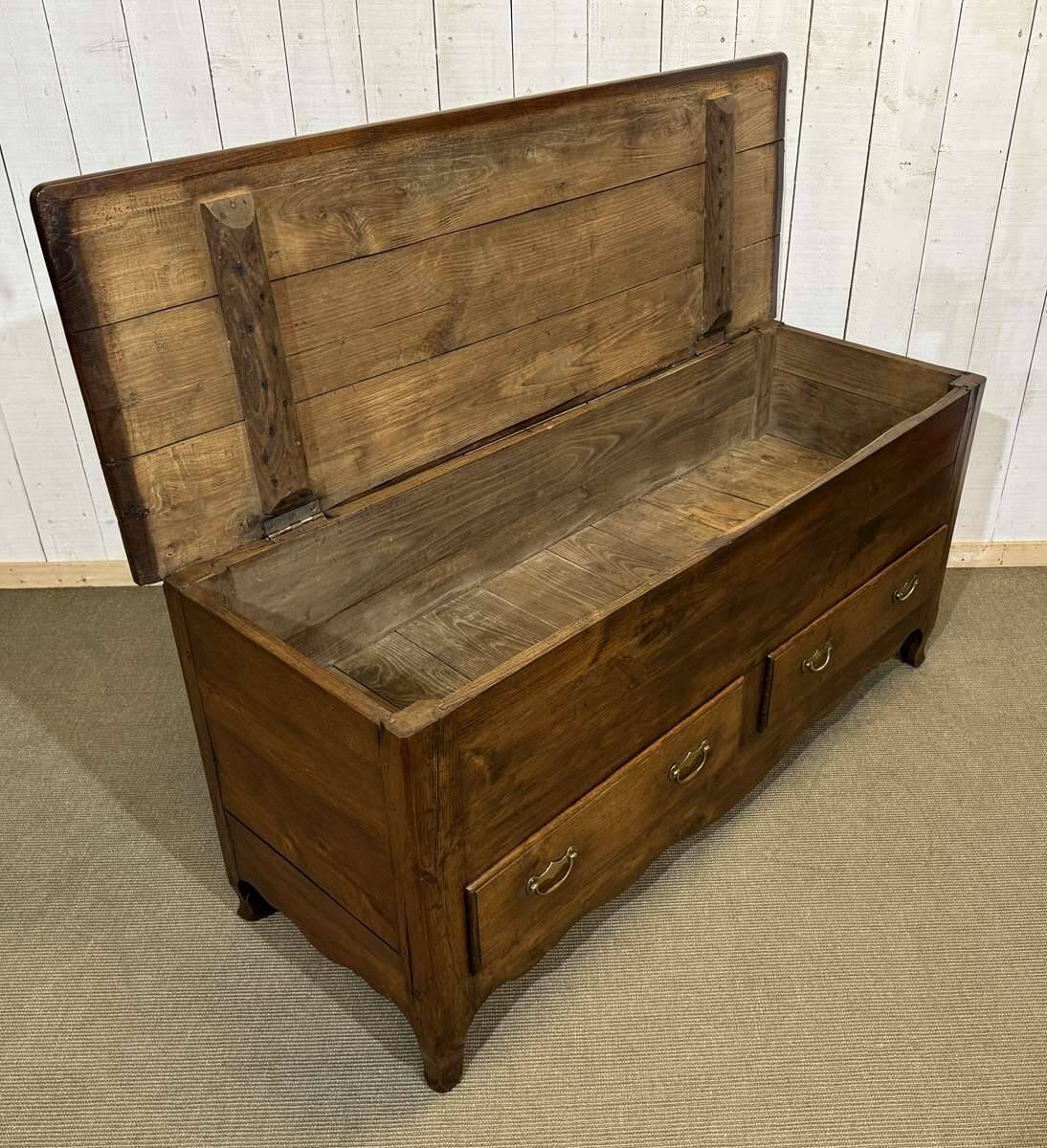 Louis XV 19th-century chest in chestnut with 2 drawers.