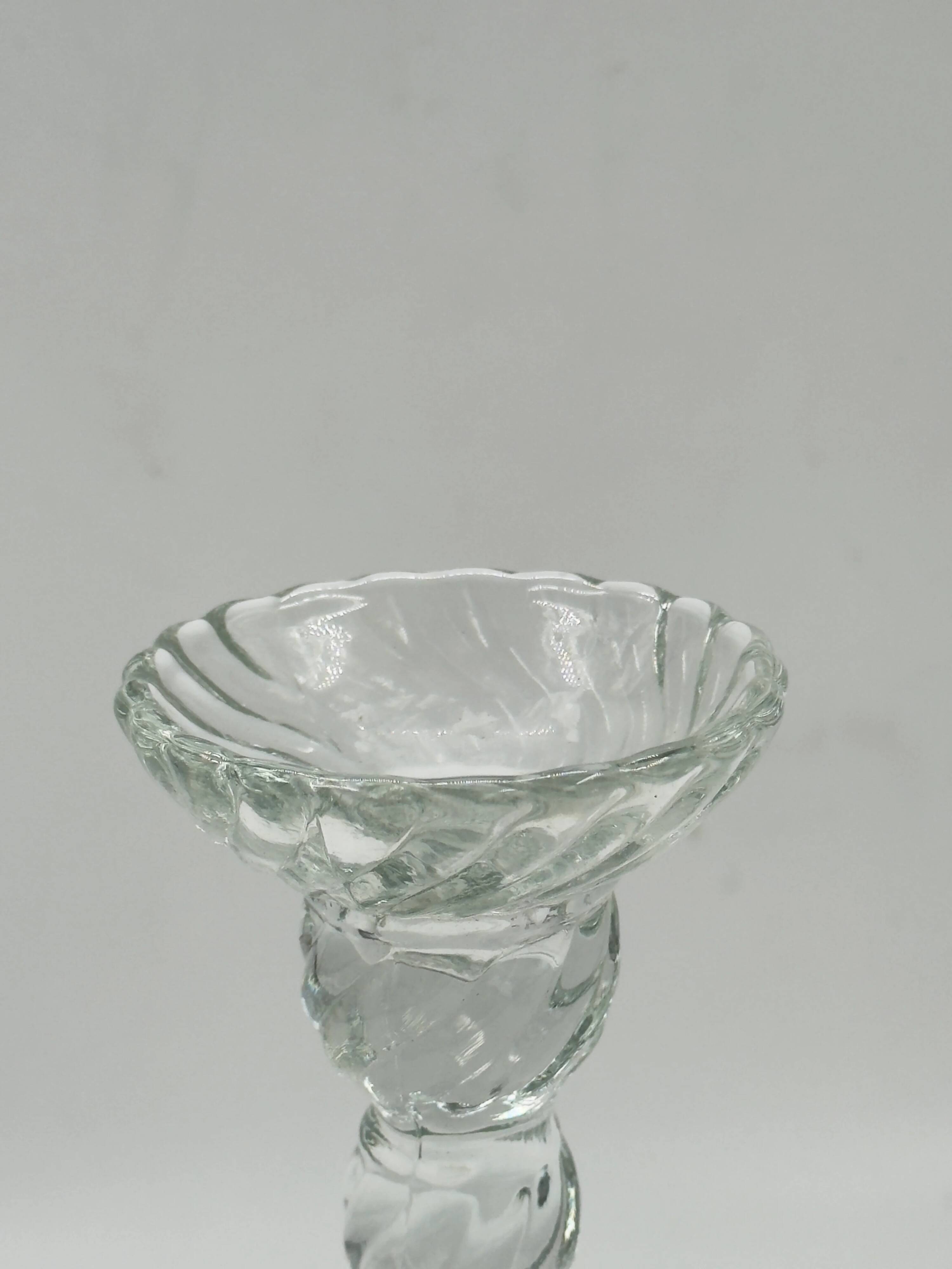 Bougeoir vintage en verre pressé torsadé