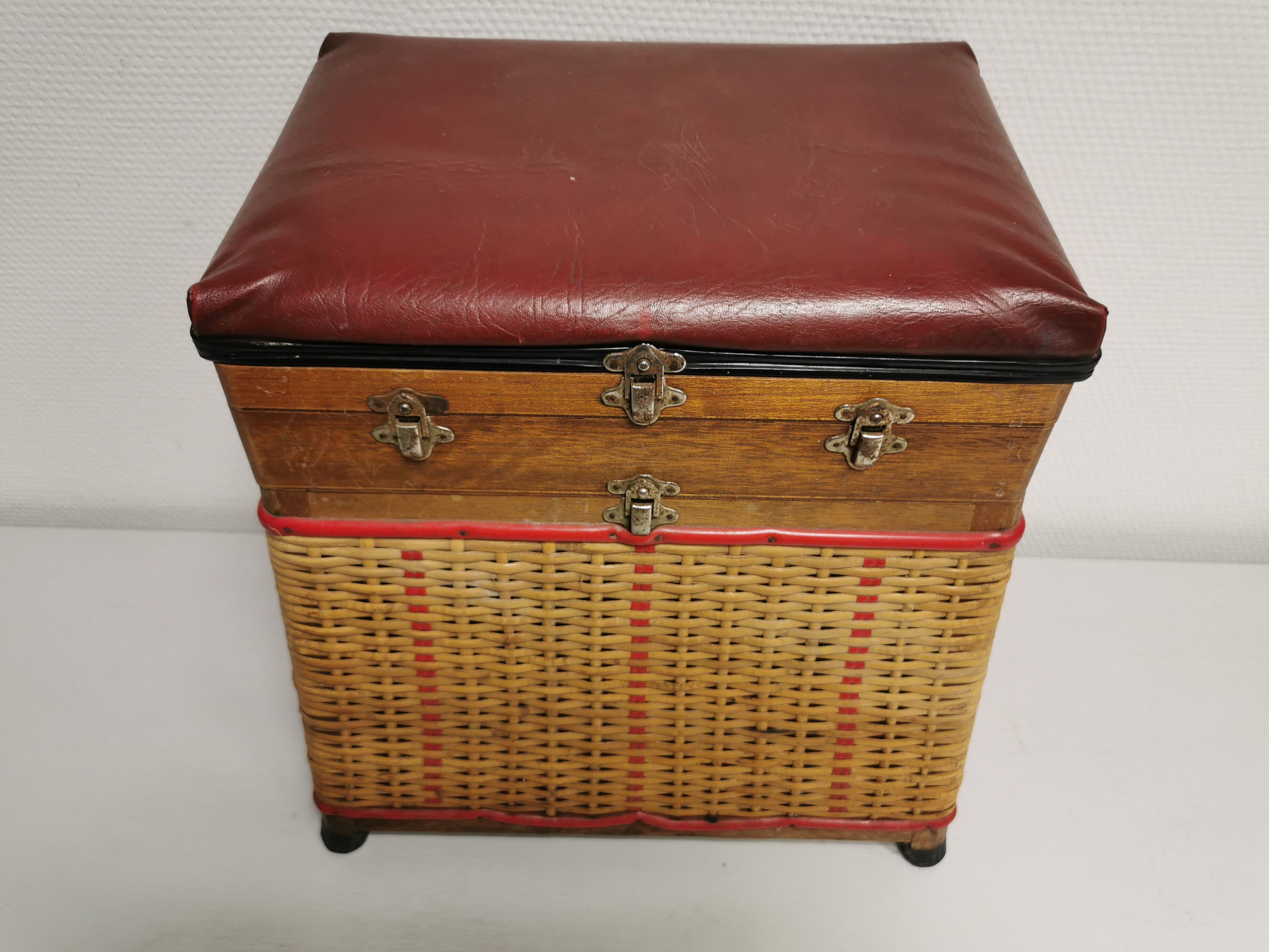 Siège coffre , tabouret vintage de pecheur