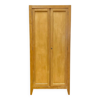 Armoire parisienne