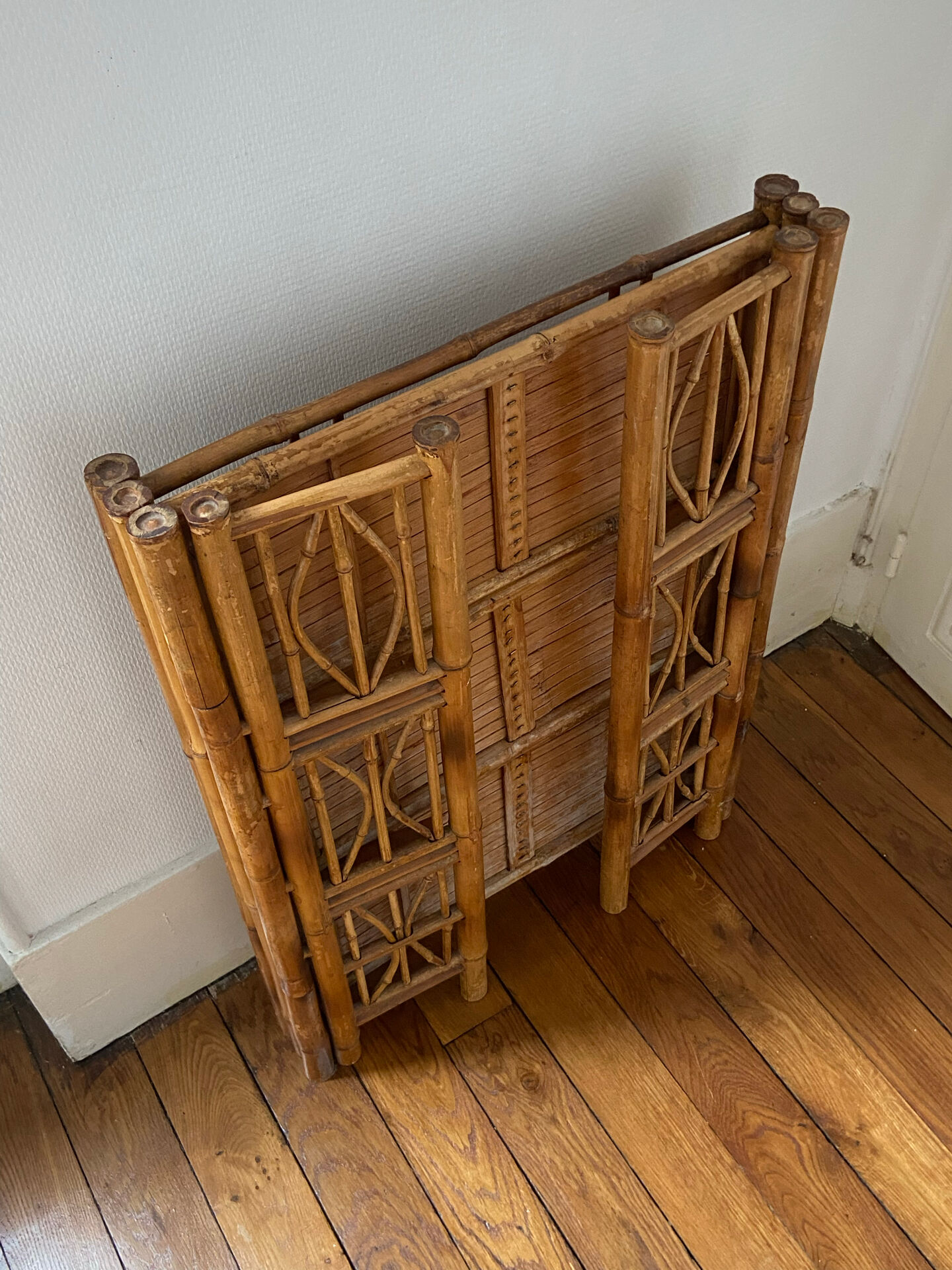 Foldable rattan furniture