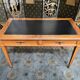 Bureau plein de style Louis XVI cuir noir