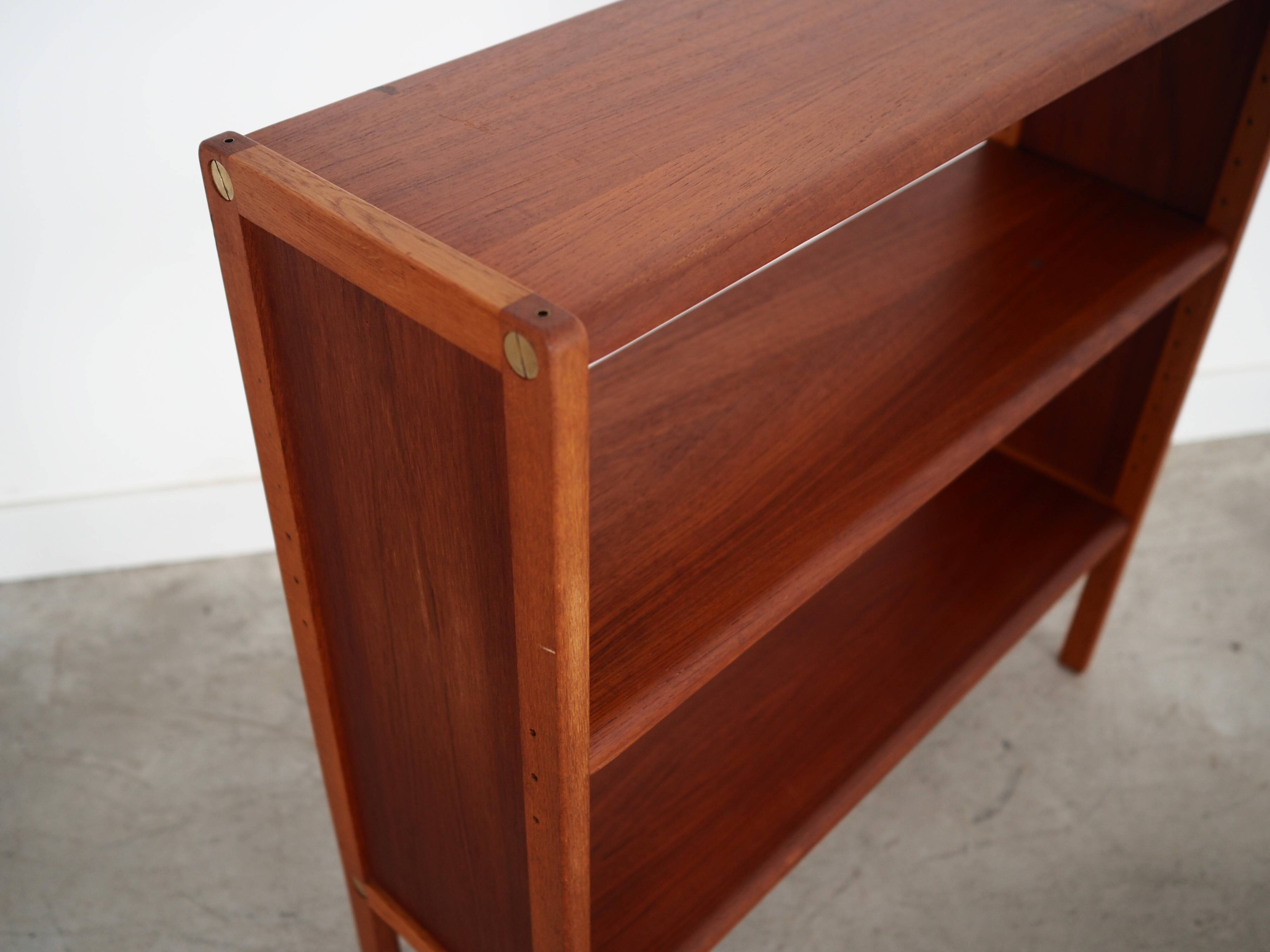 Bibliothèque en teck, design danois, années 1970, production : Danemark