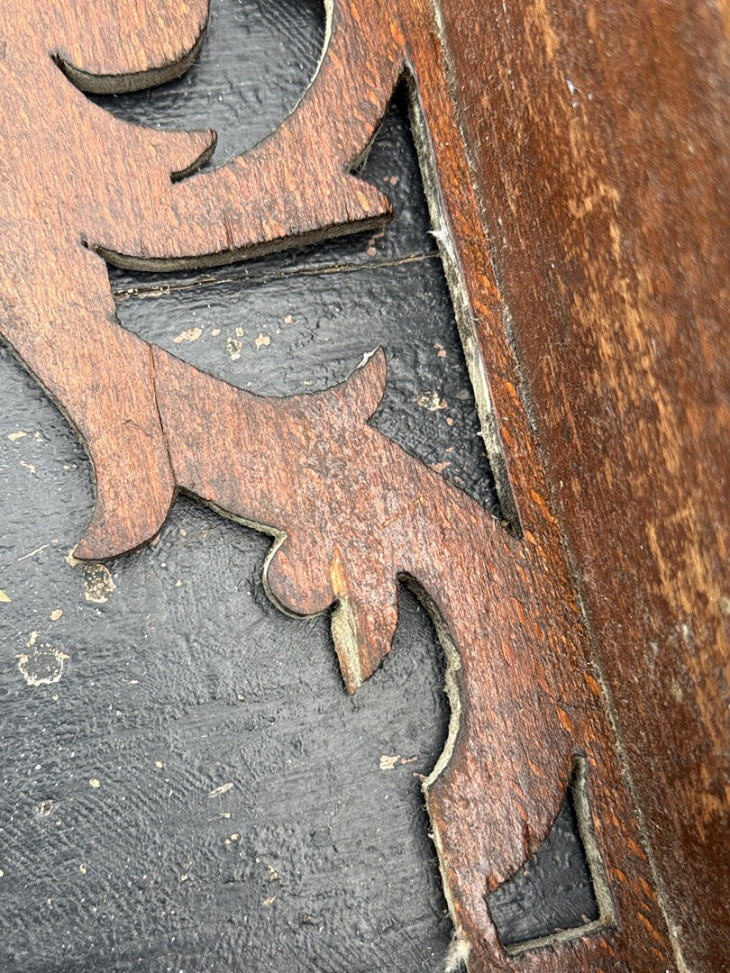 Wall shelf – Carved wood – Decoration – Vintage cut-out style