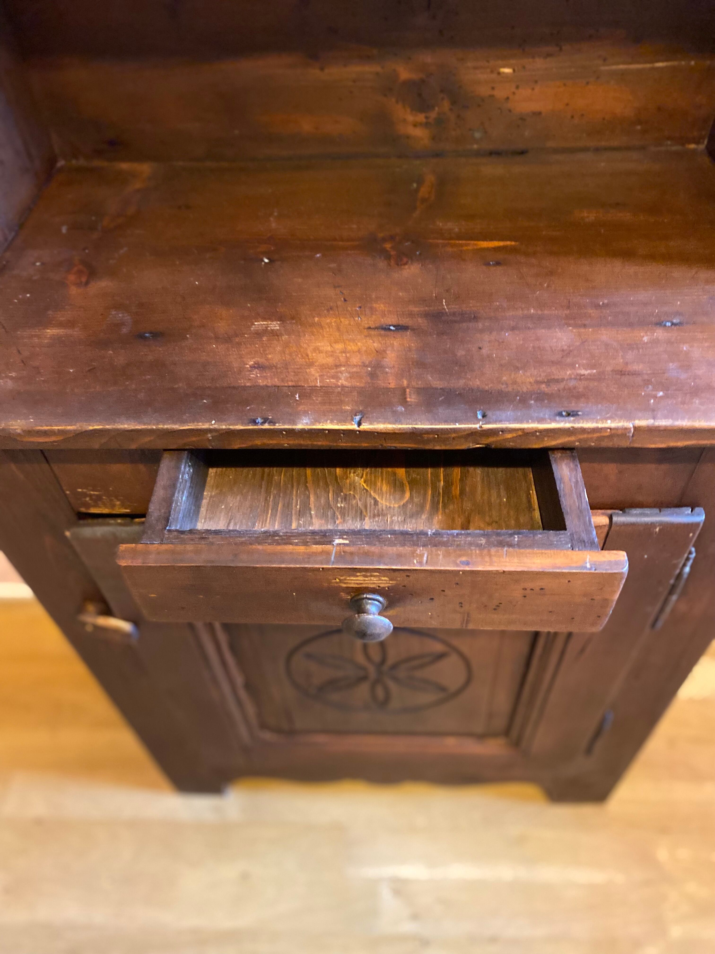 Savoyard fir dresser