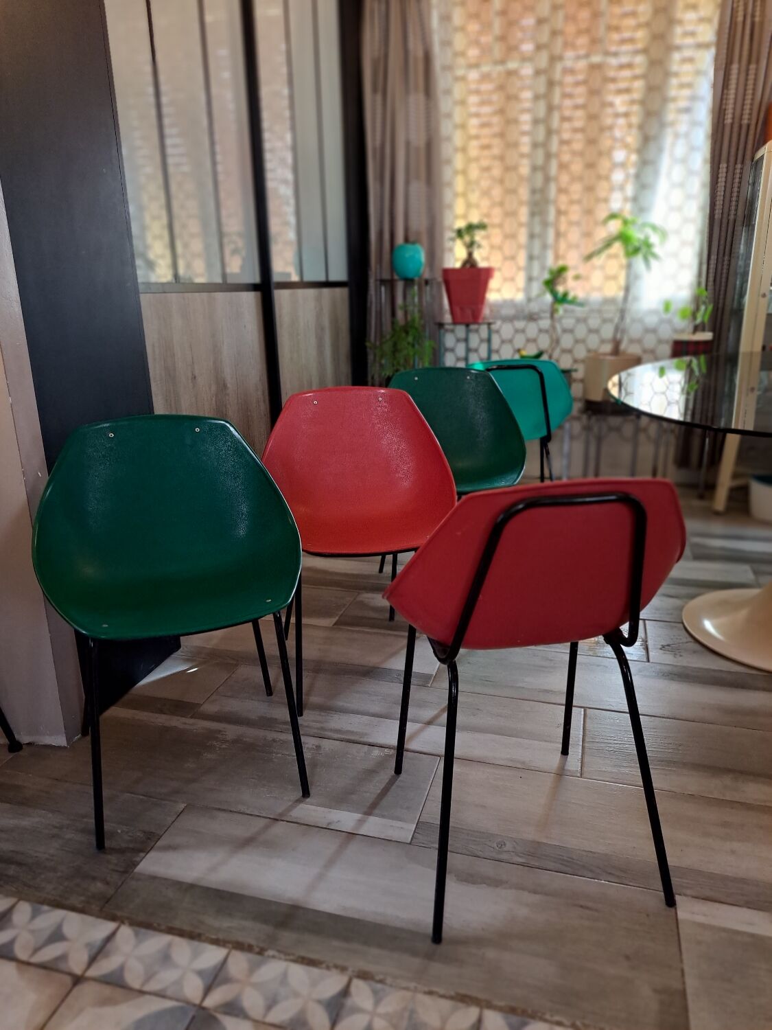 Suite of 5+1 shell chairs Pierre Guariche 1960