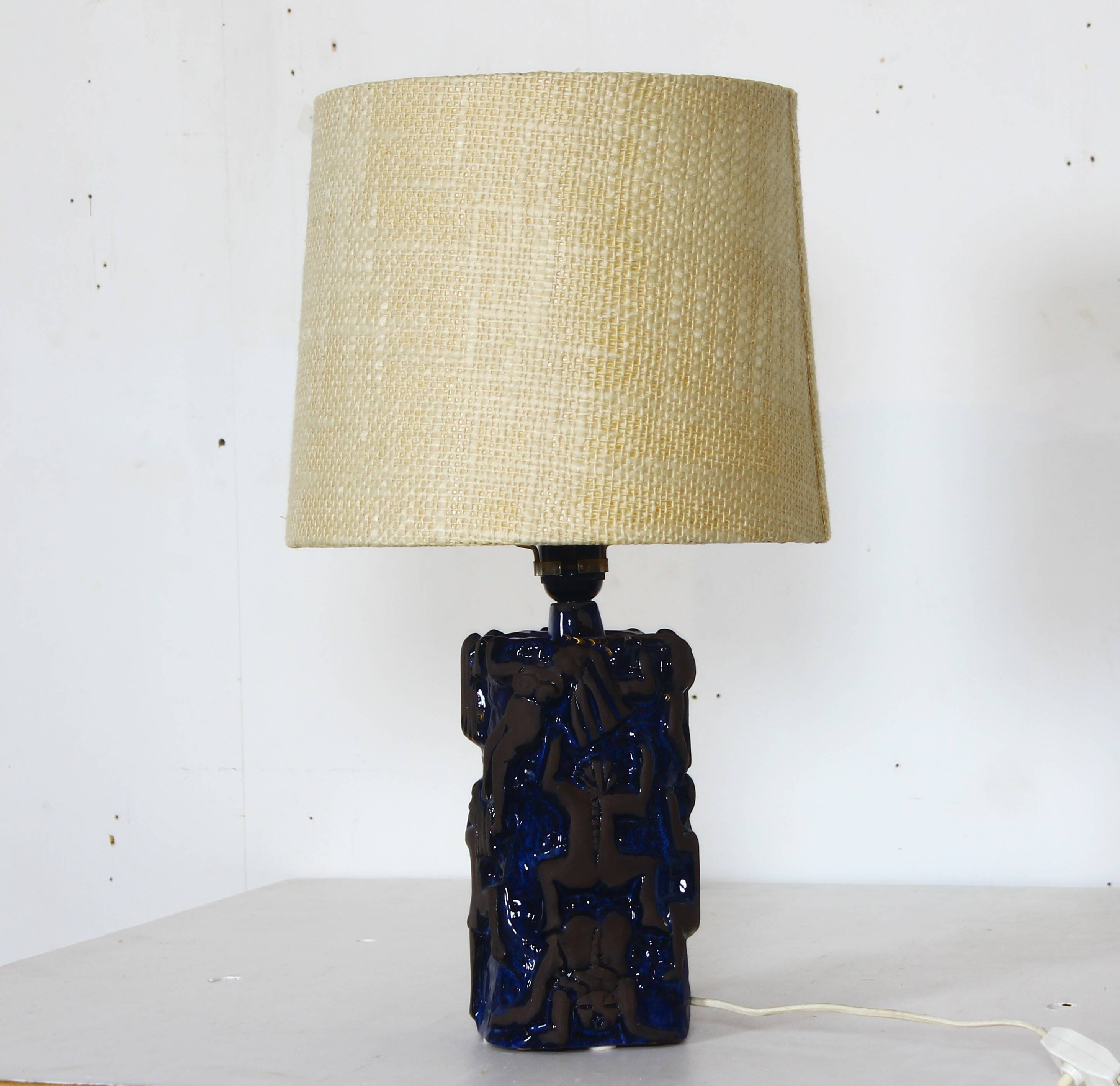 Table lamp "Climbing Women", partially glazed stoneware, by Sys M