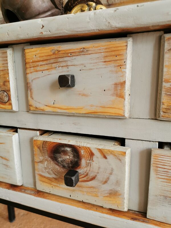 Meuble d'atelier à tiroir